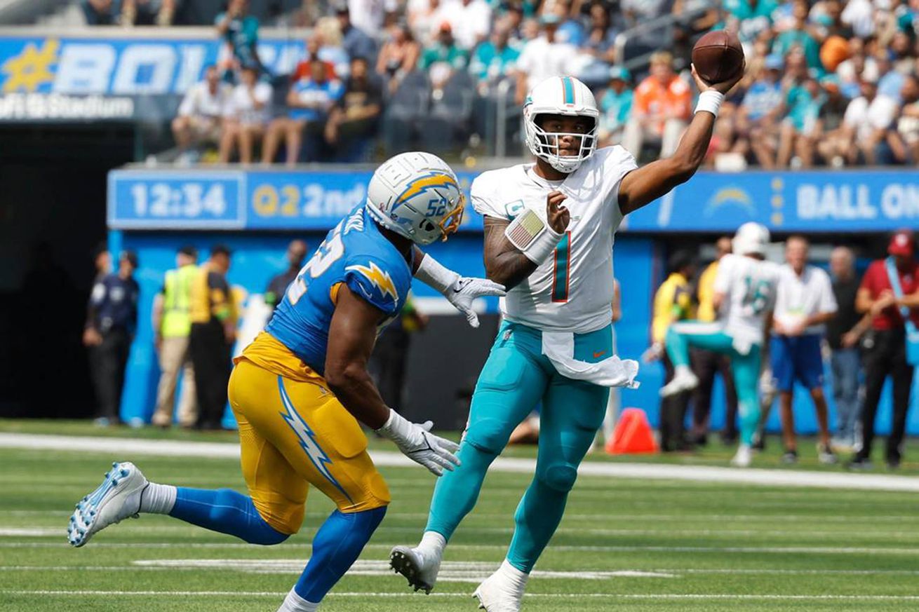 SPORTS-FBN-DOLPHINS-CHARGERS-MI