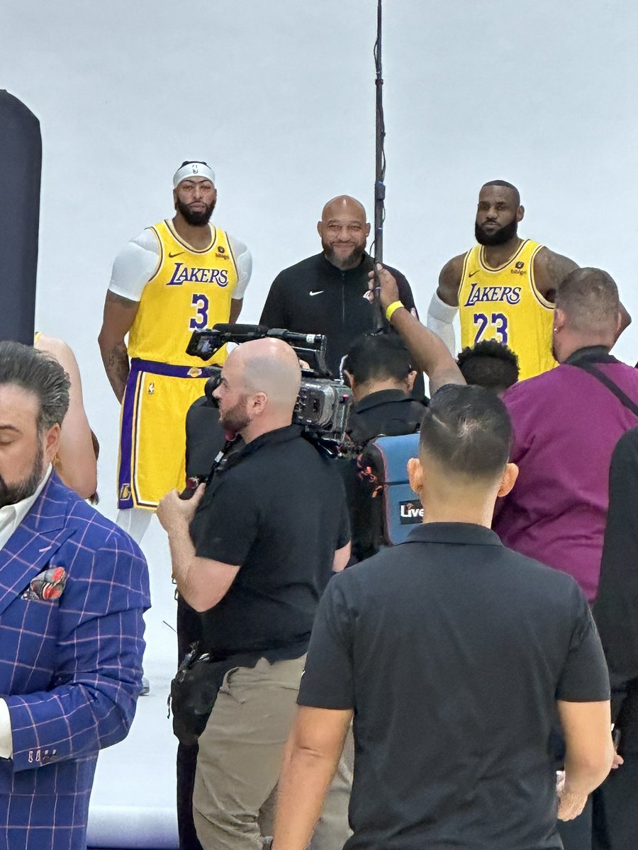 https://lasports.today/wp-content/uploads/2023/10/F7c-vjhaEAAdSAU.jpg