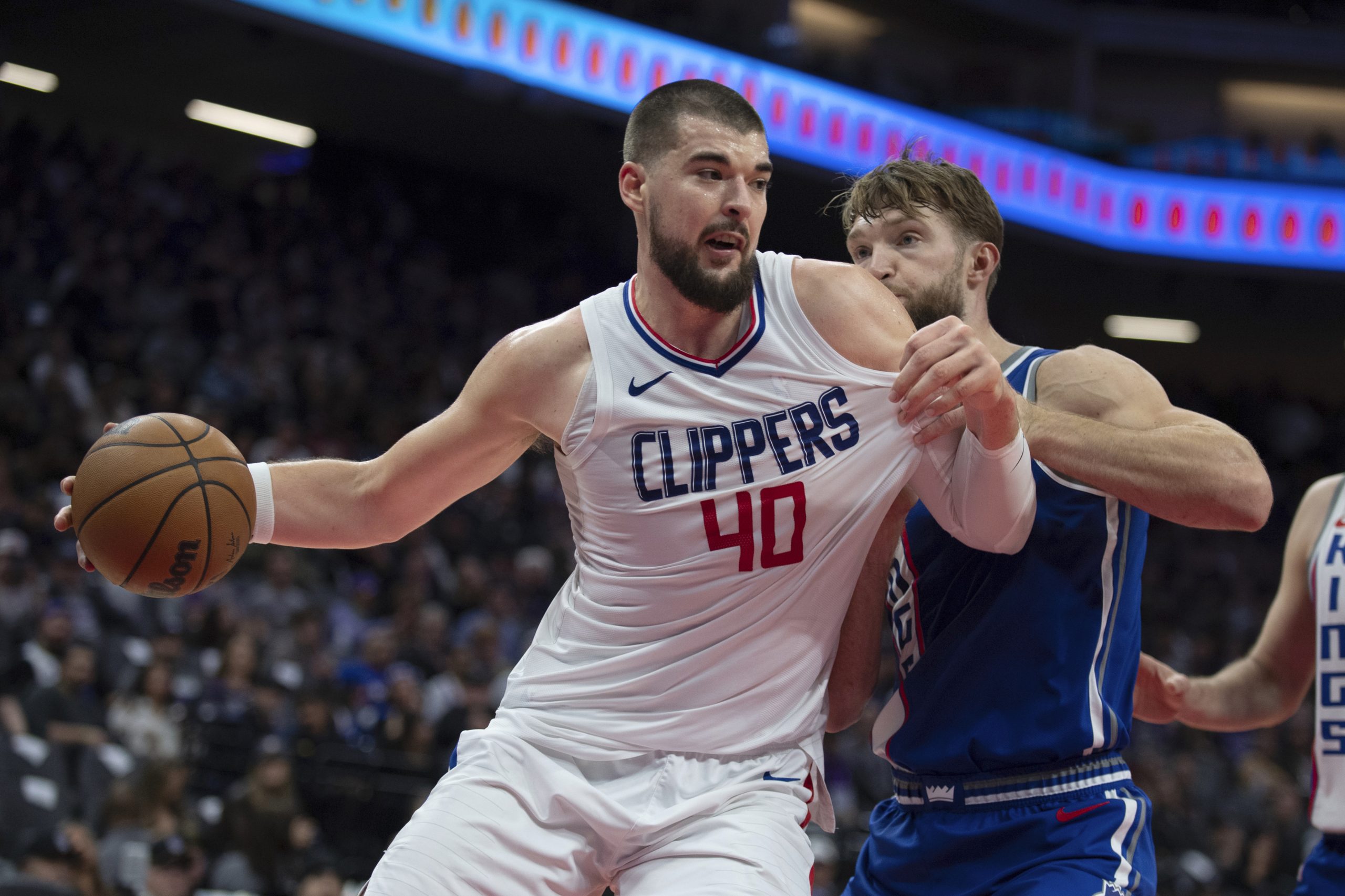 Clippers center Ivica Zubac looks to get to the basket...