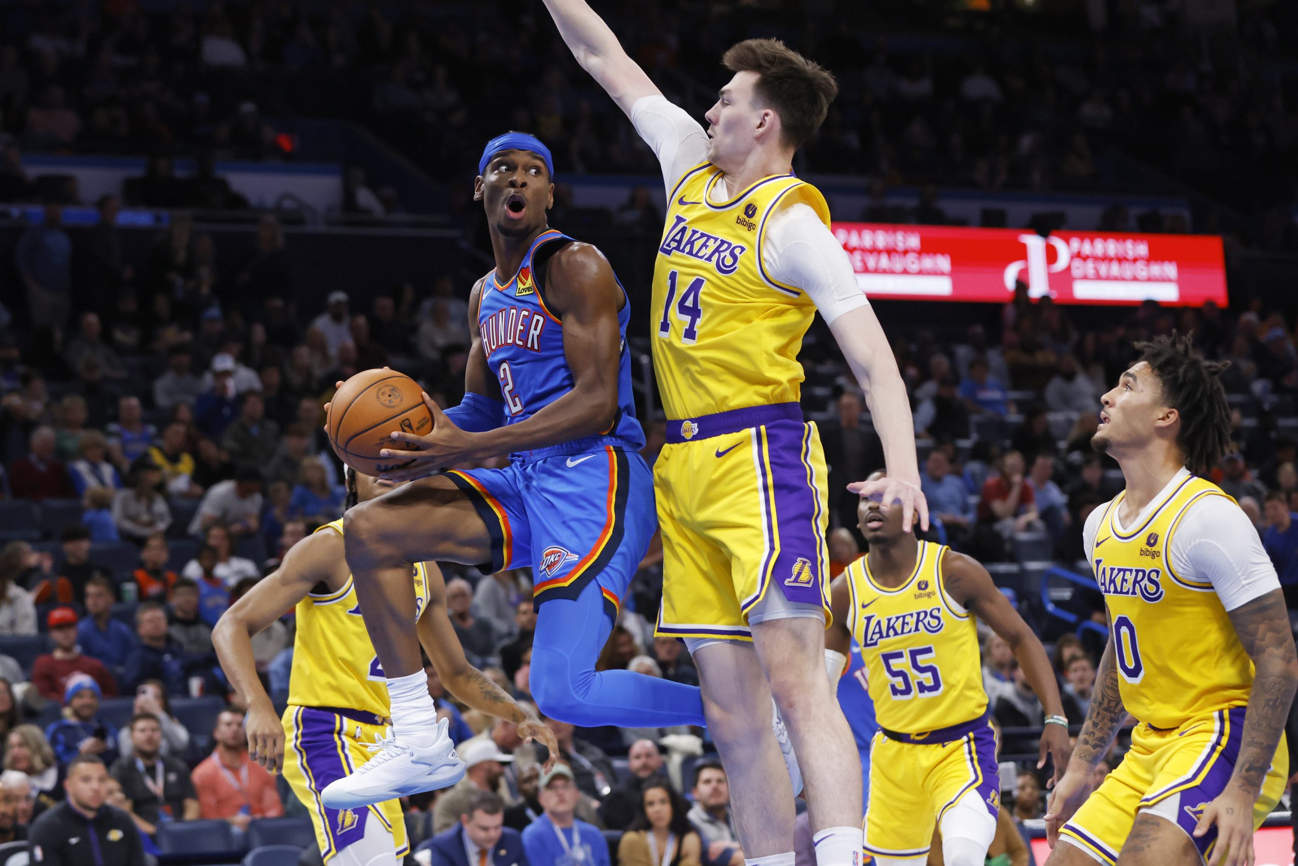 Oklahoma City Thunder guard Shai Gilgeous-Alexander prepares to pass the...