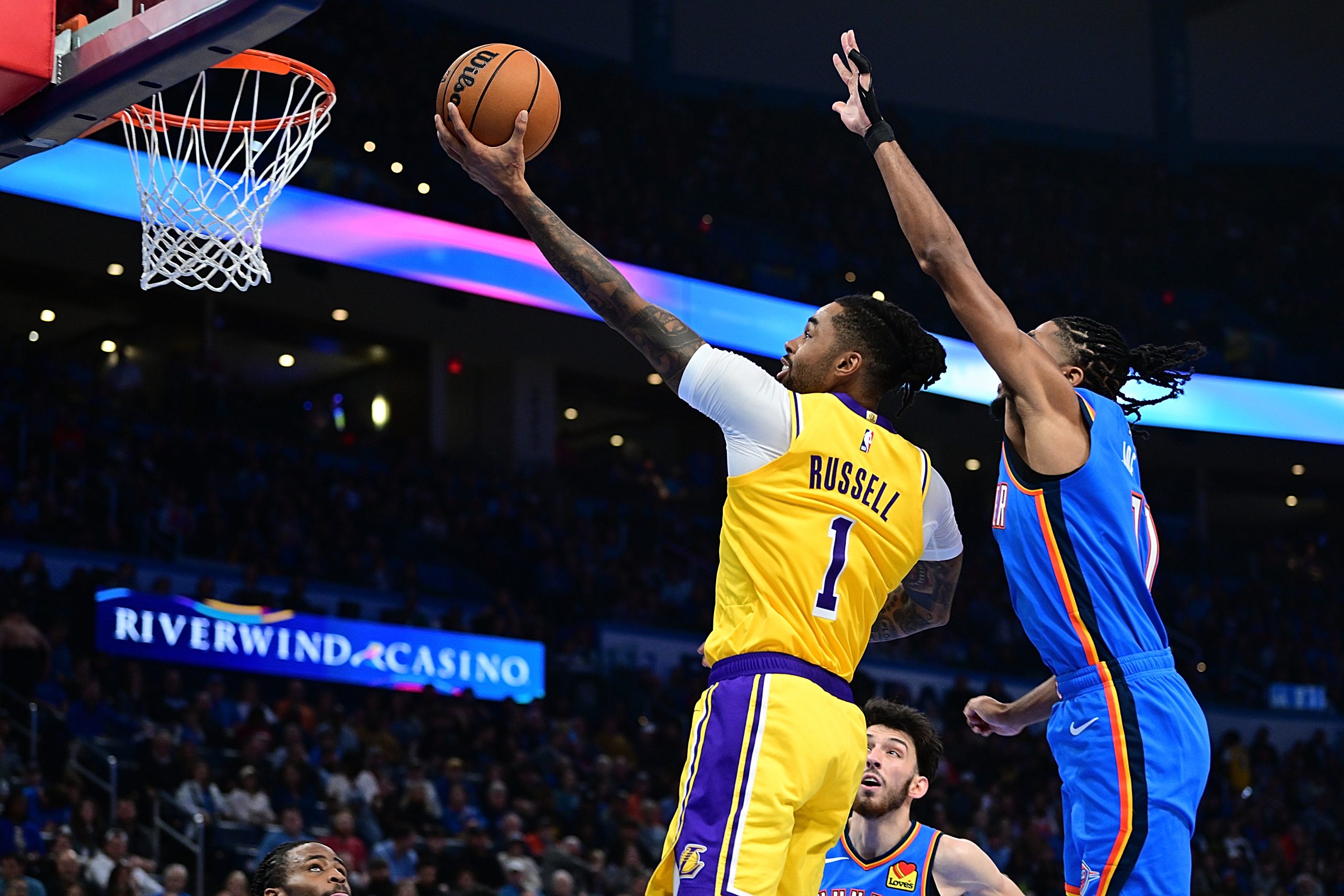 Lakers guard D’Angelo Russell gets to the basket for a...