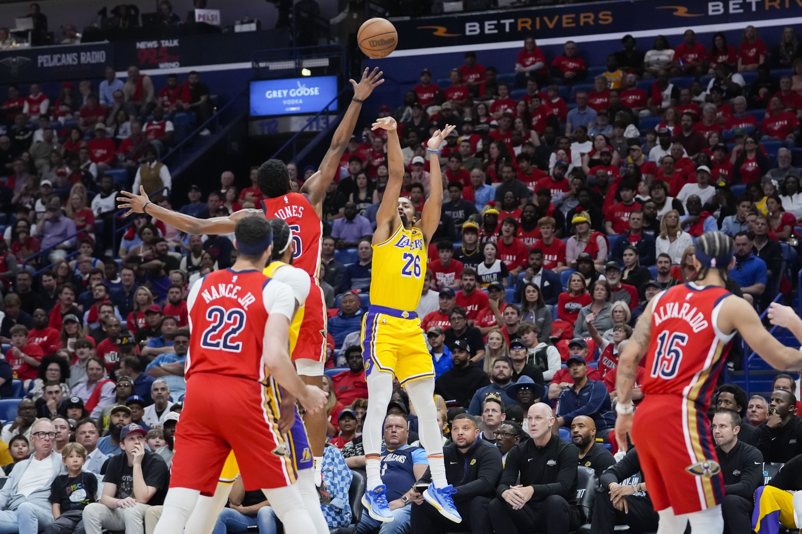 Lakers guard Spencer Dinwiddie (26) shoots against New Orleans Pelicans...