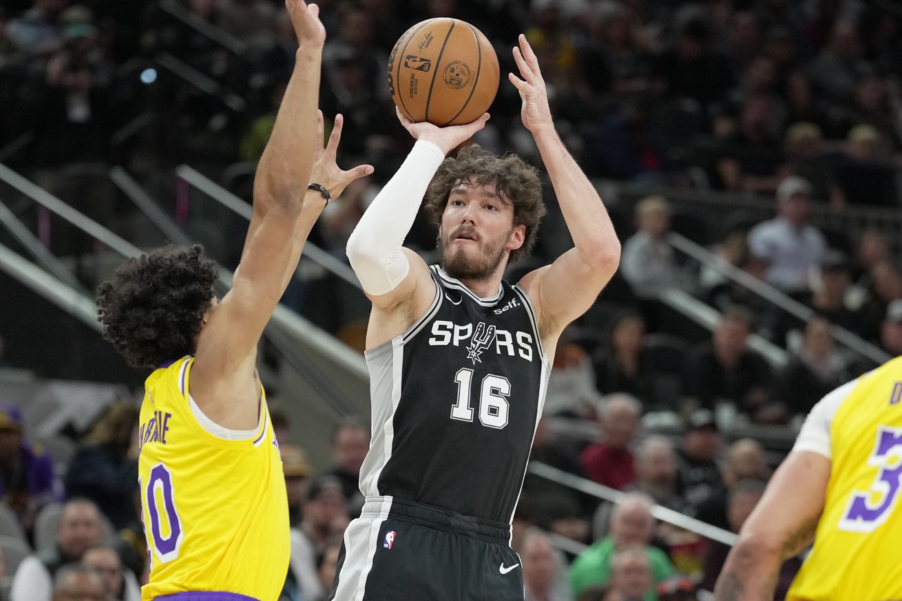 NBA: Los Angeles Lakers at San Antonio Spurs