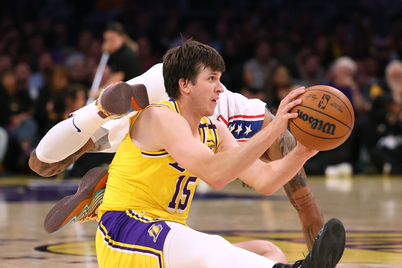 Philadelphia 76ers v Los Angeles Lakers