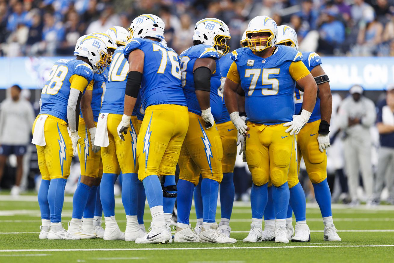 Tennessee Titans v Los Angeles Chargers