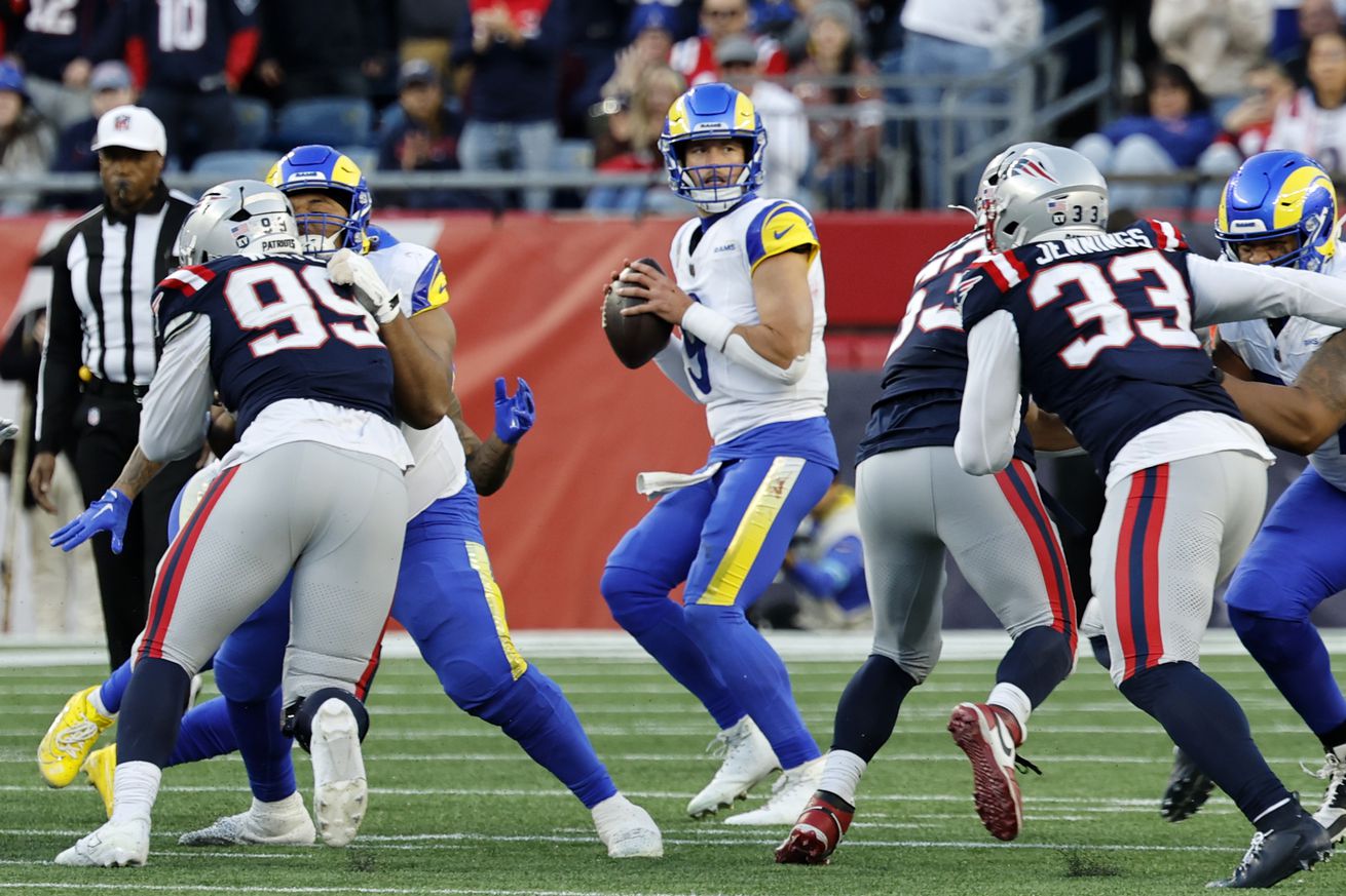 NFL: NOV 17 Rams at Patriots