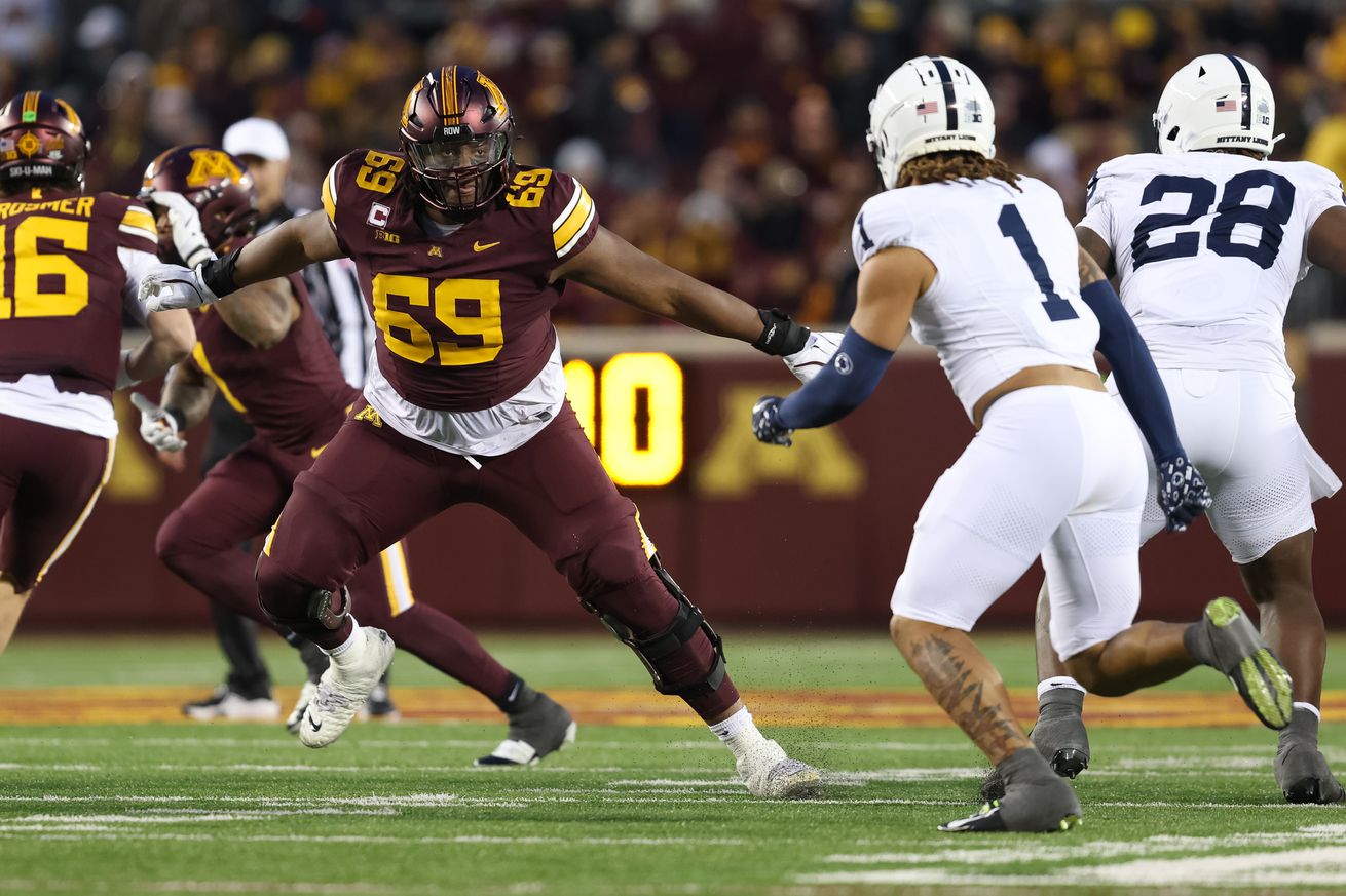 COLLEGE FOOTBALL: NOV 23 Penn State at Minnesota