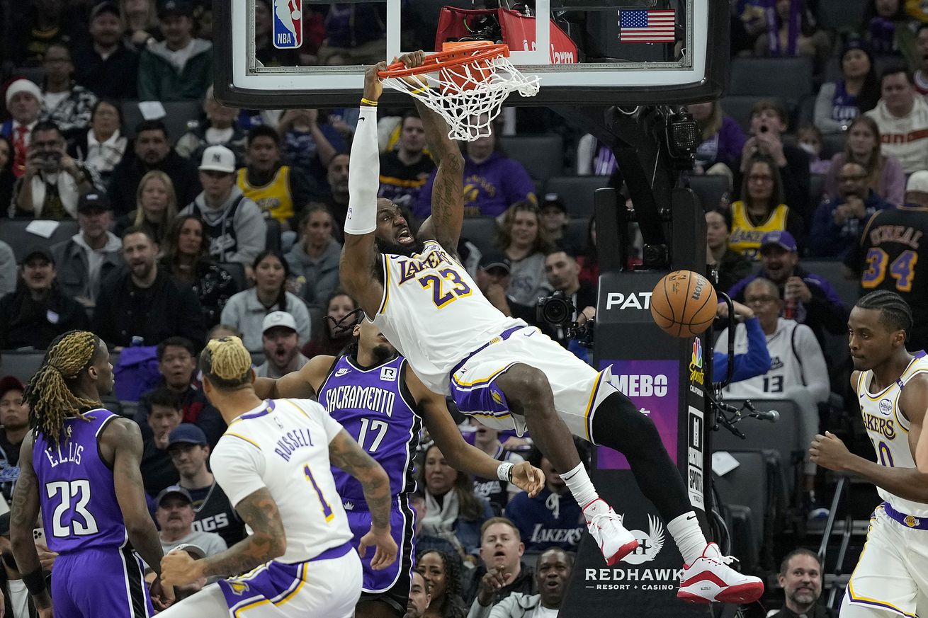 Los Angeles Lakers v Sacramento Kings