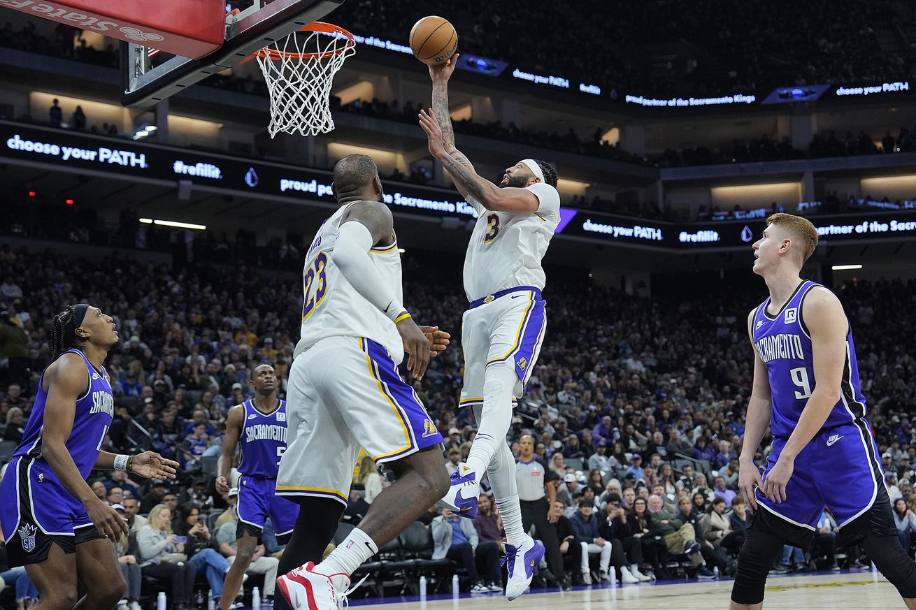 Los Angeles Lakers v Sacramento Kings