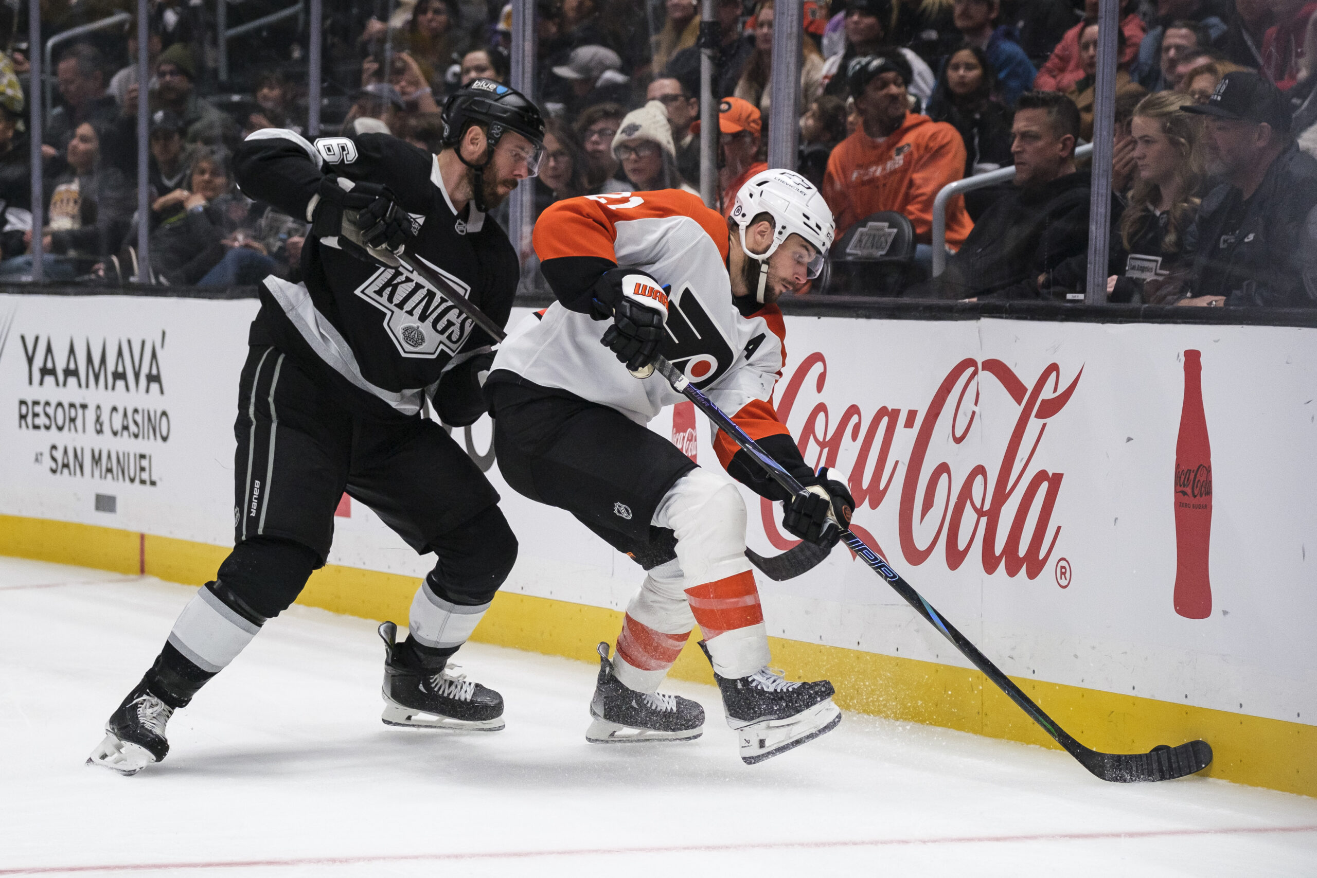 Philadelphia Flyers center Scott Laughton (21) and Kings defenseman Joel...