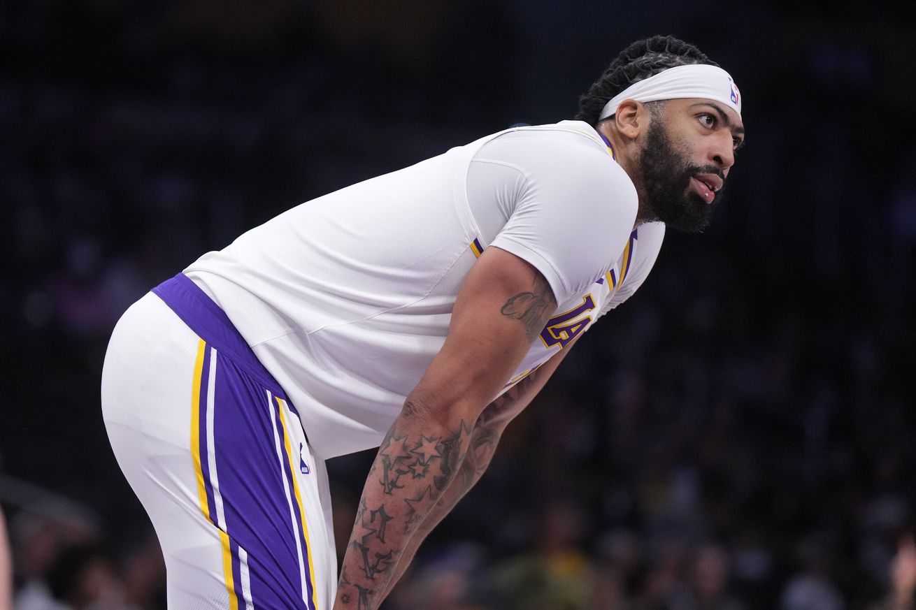 NBA: Memphis Grizzlies at Los Angeles Lakers