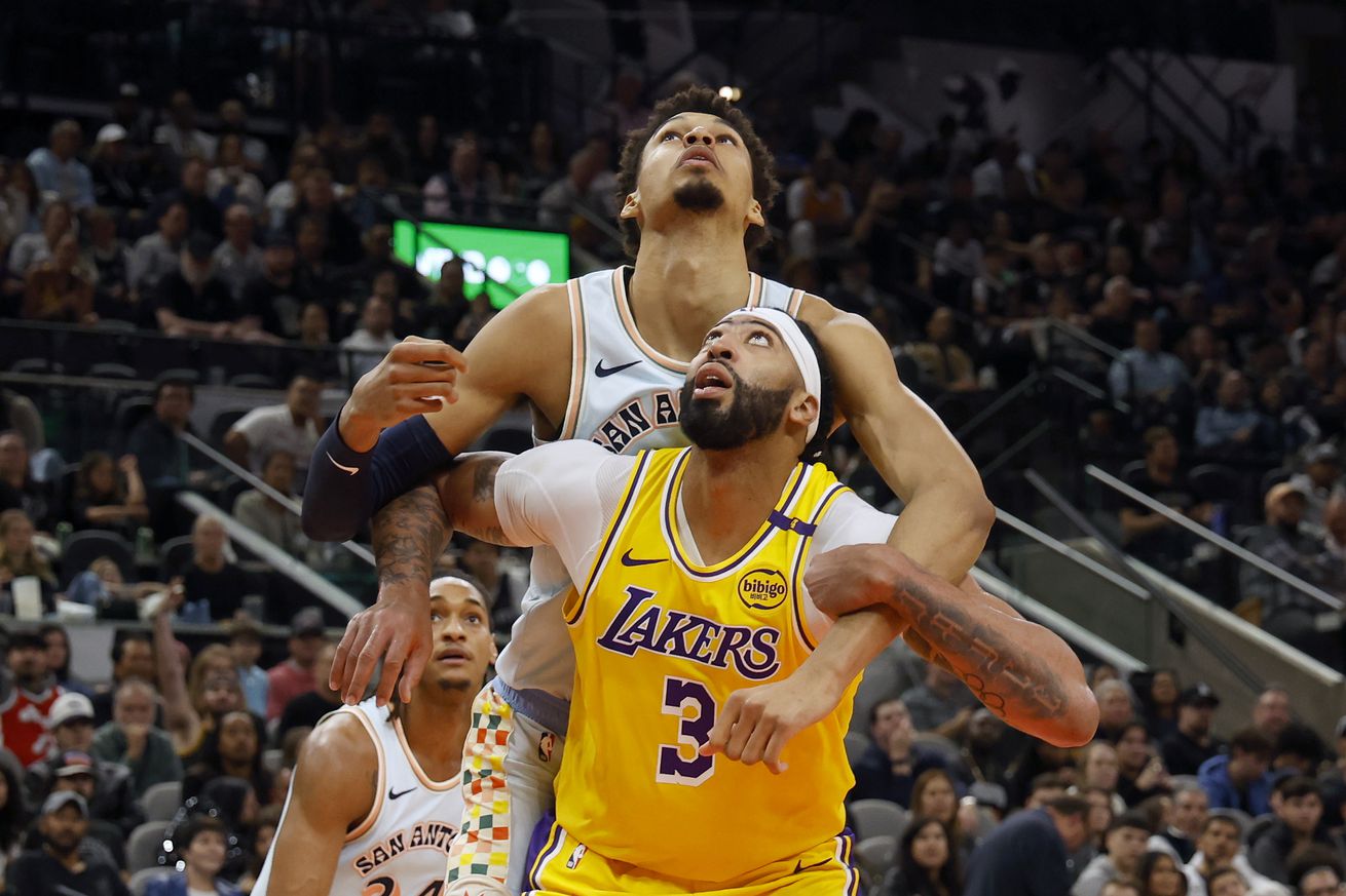 Los Angeles Lakers v San Antonio Spurs