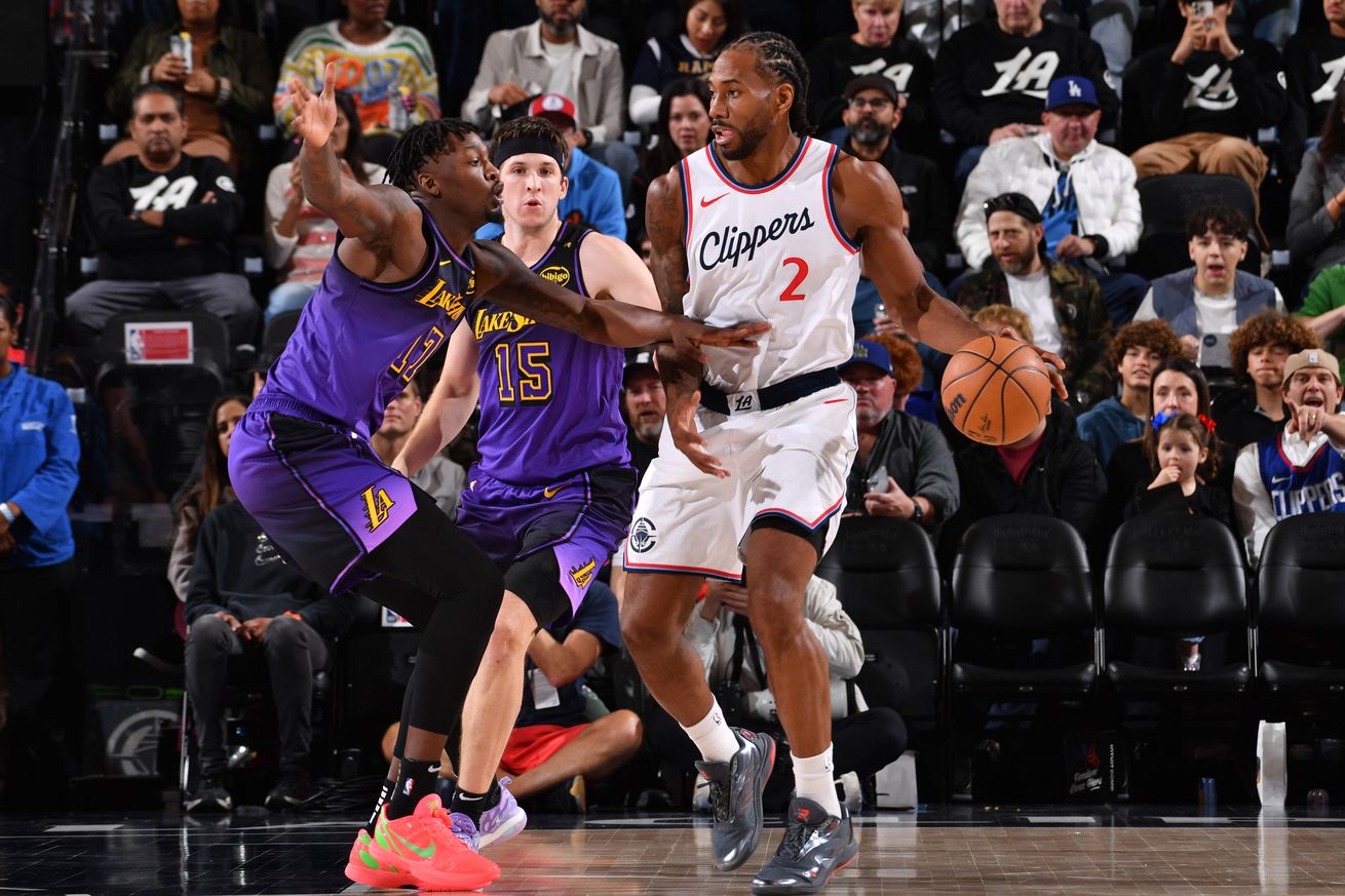 Los Angeles Lakers v LA Clippers