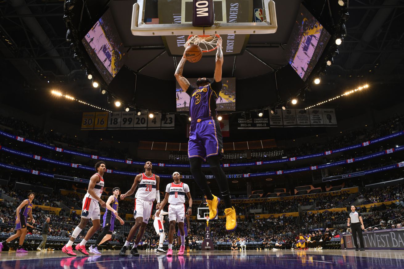 Washington Wizards v Los Angeles Lakers