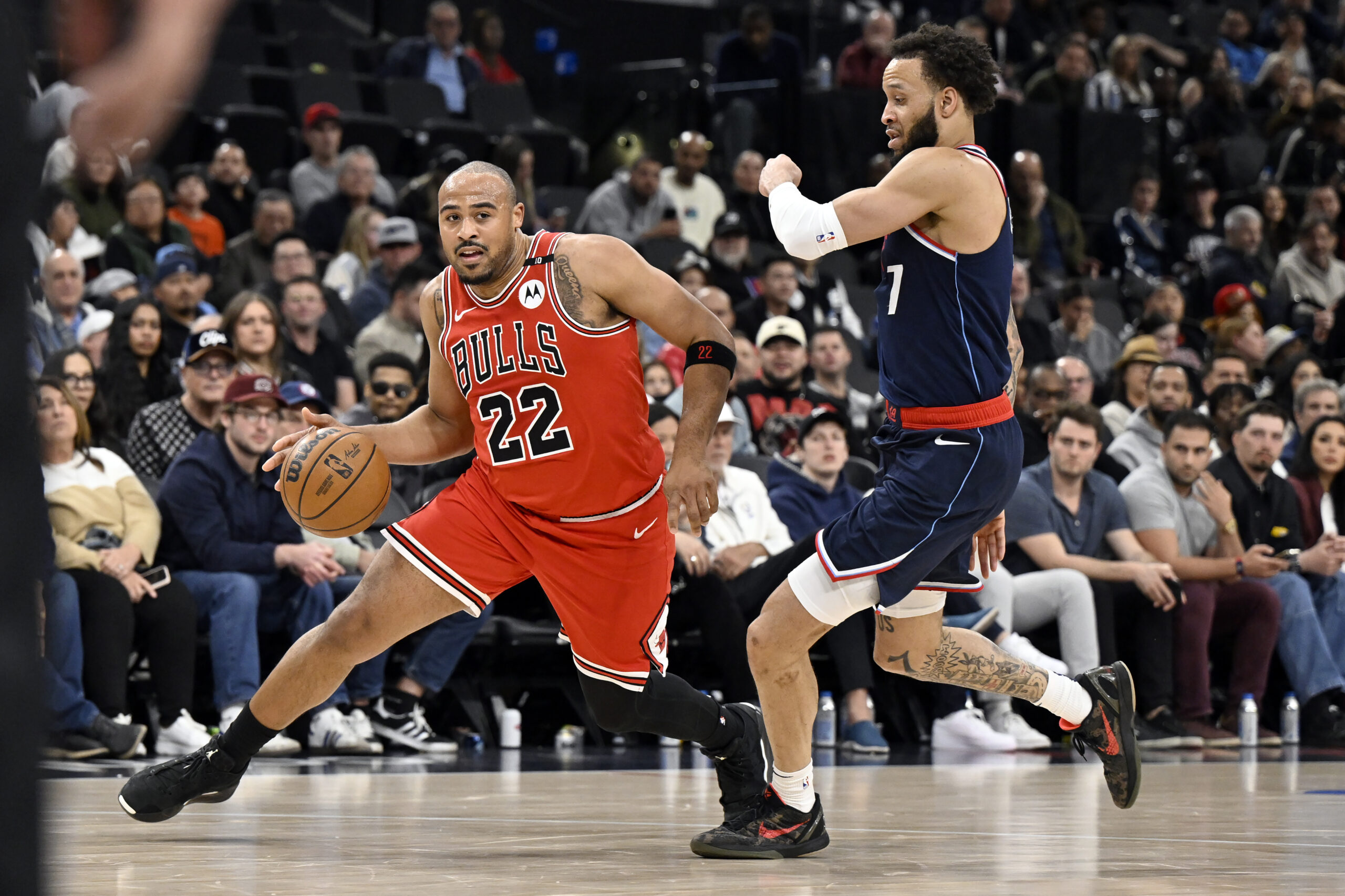 Chicago Bulls forward Talen Horton-Tucker (22) drives past Clippers guard...