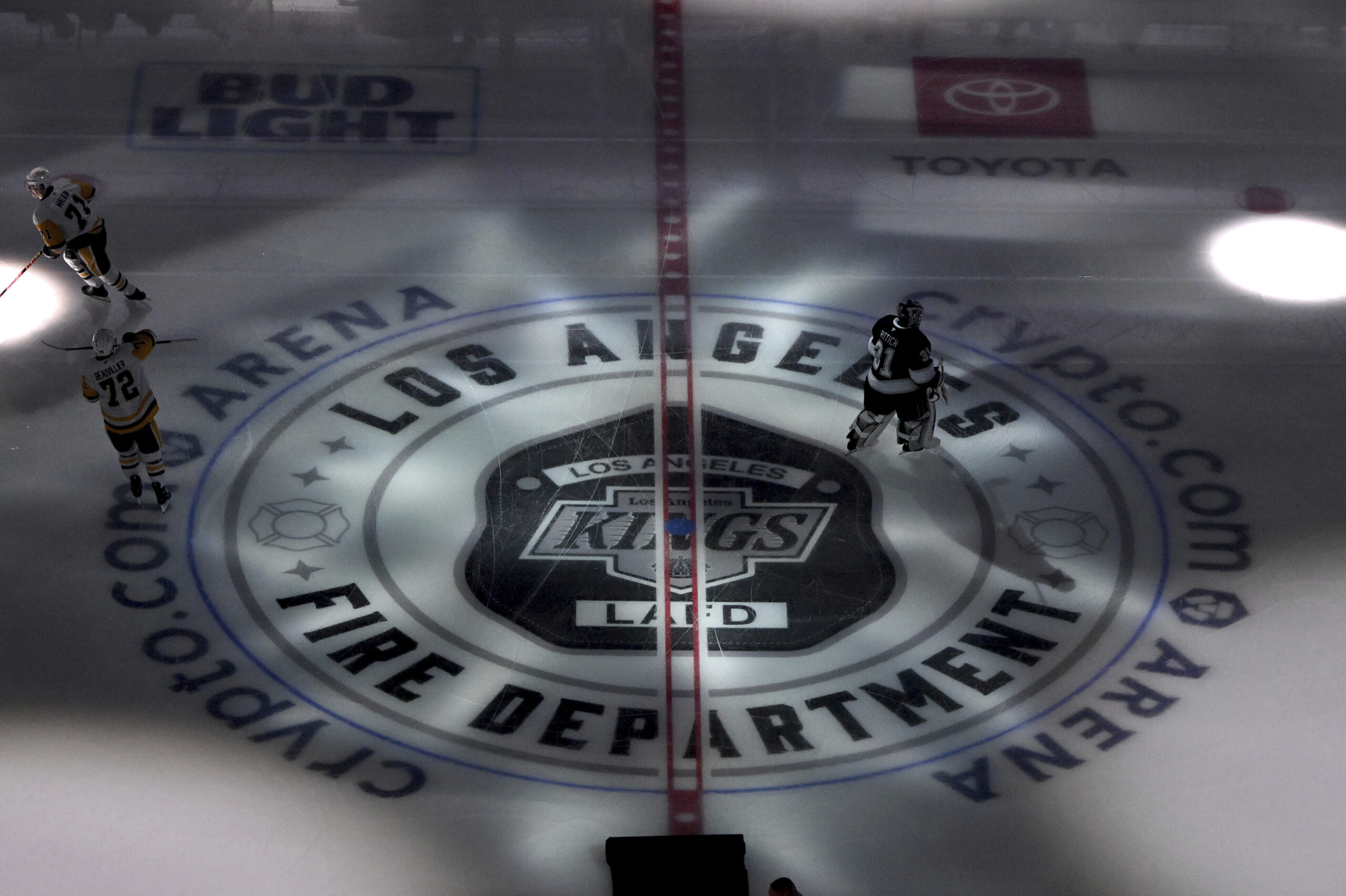 The Kings pay tribute to the Los Angeles Fire Department...