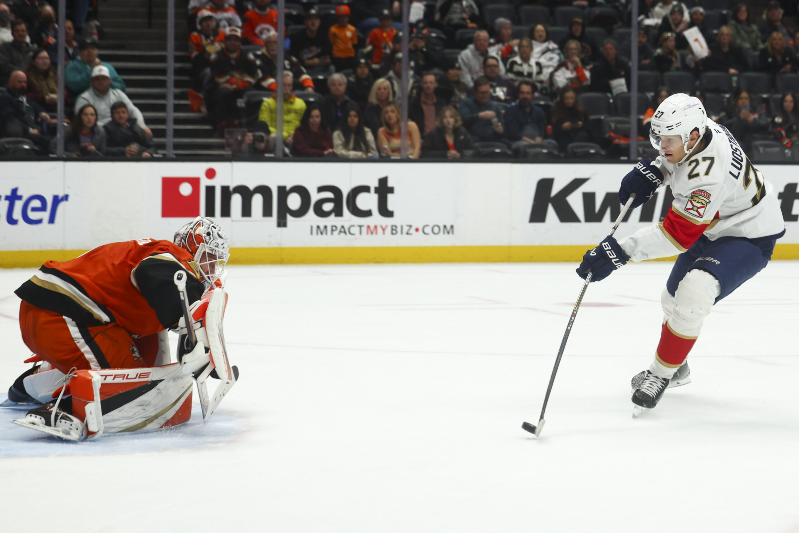 Florida Panthers center Eetu Luostarinen (27) prepares to shoot during...