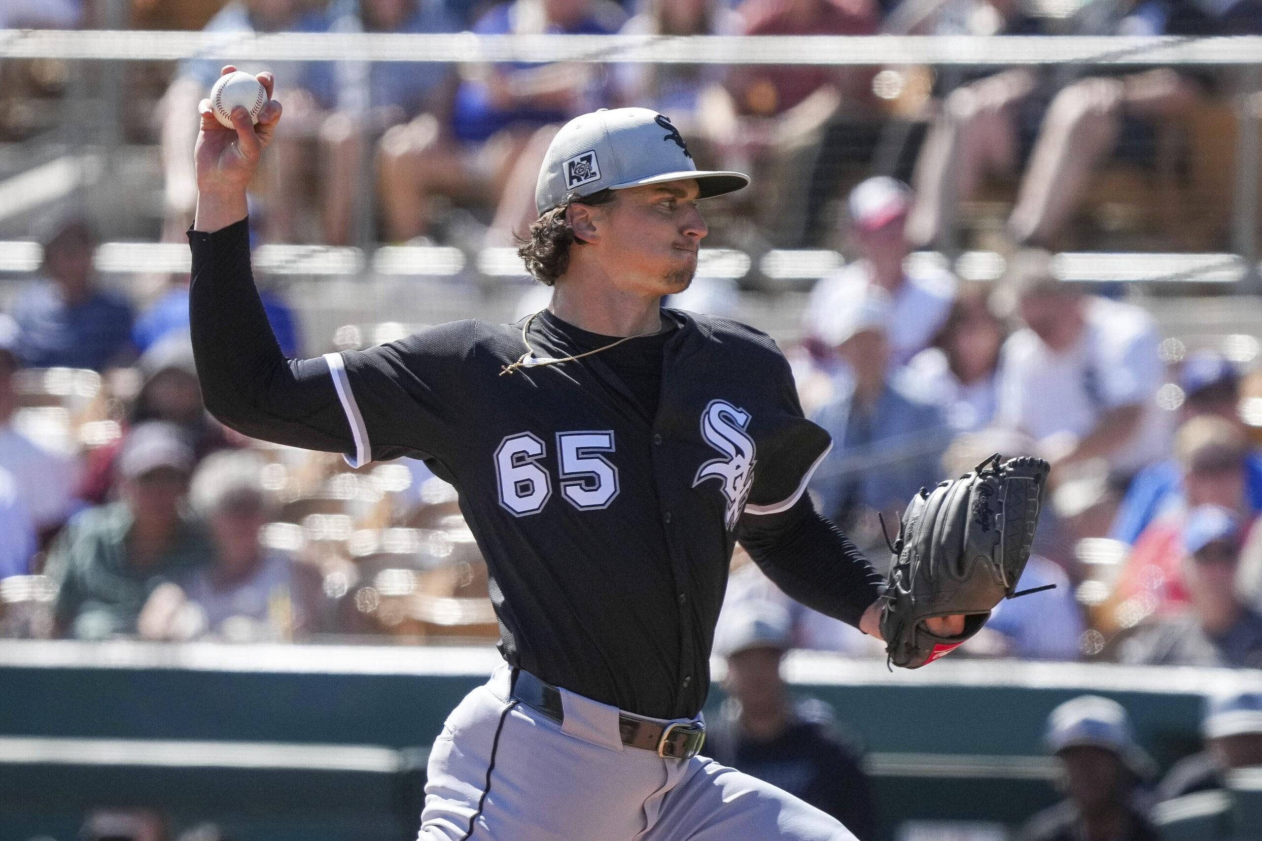 Chicago White Sox pitcher Davis Martin throws during the first...