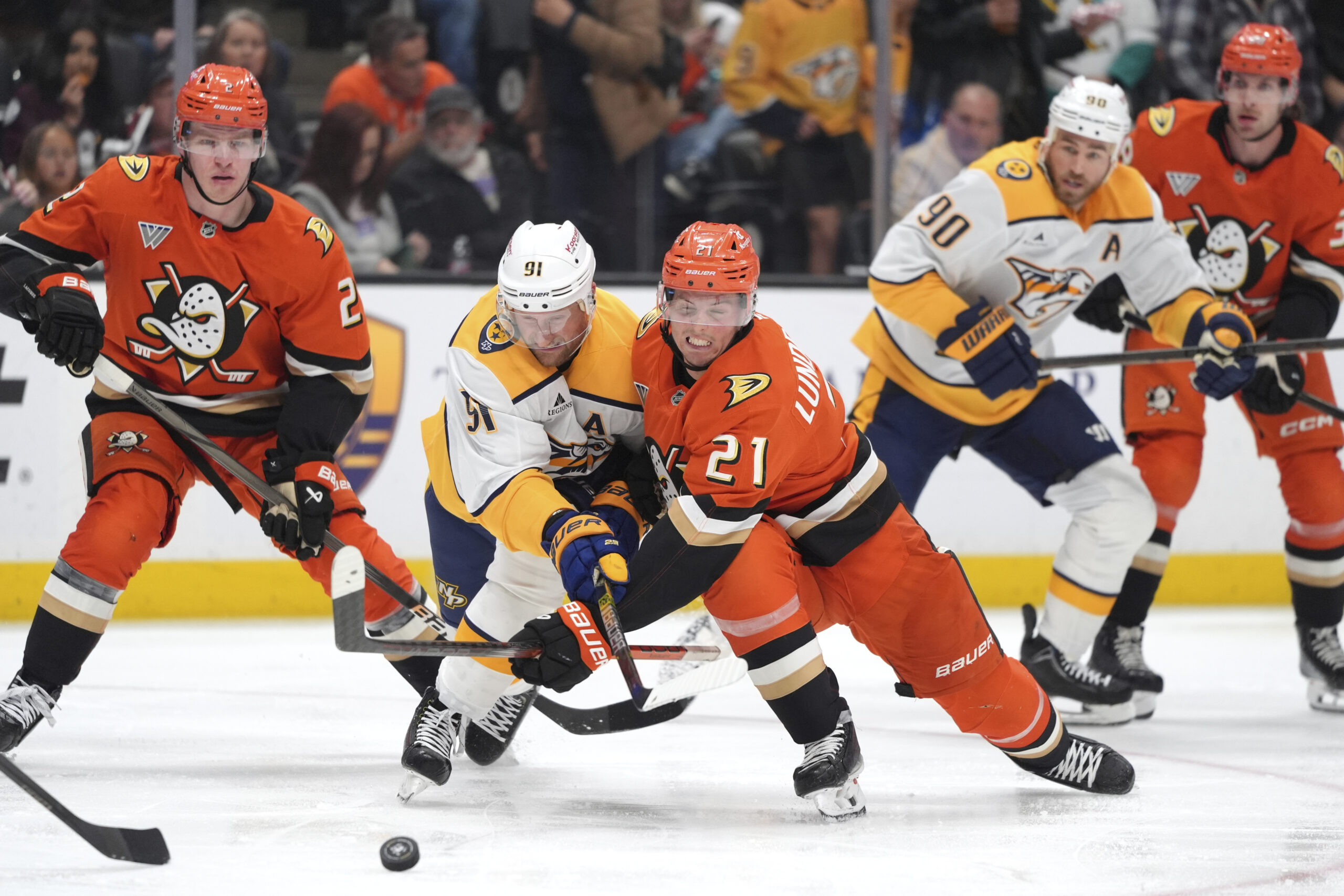 Nashville Predators center Steven Stamkos (91) and Ducks center Isac...