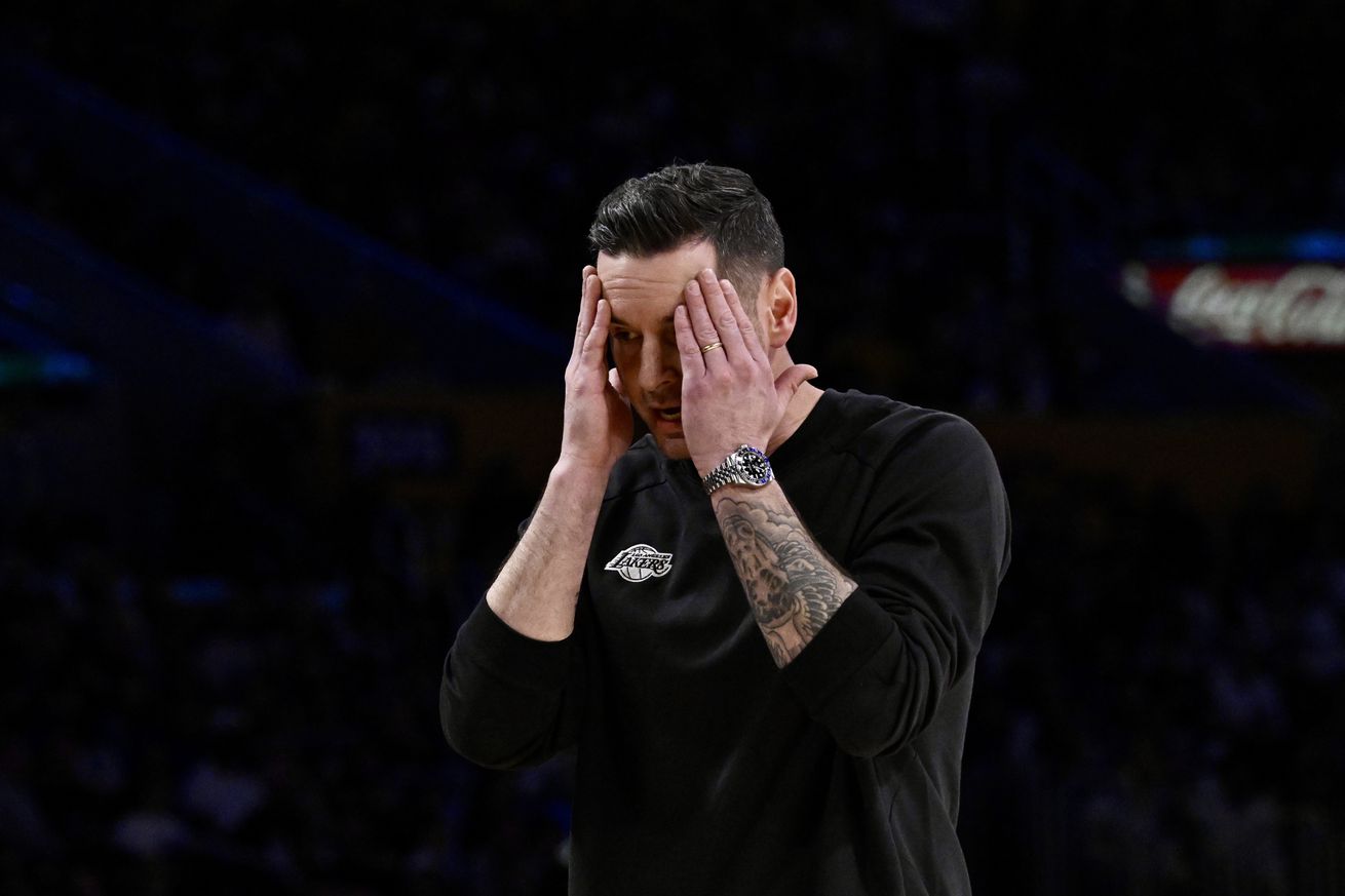 Los Angeles Lakers defeated the Minnesota Timberwolves 94-85 to win game 2 of a first round NBA playoff game.