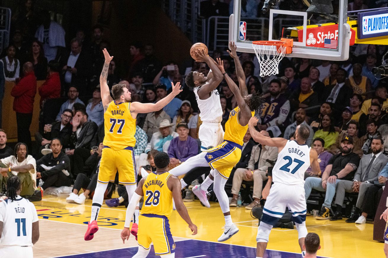 Los Angeles Lakers vs Minnesota Timberwolves - Playoff Game 2