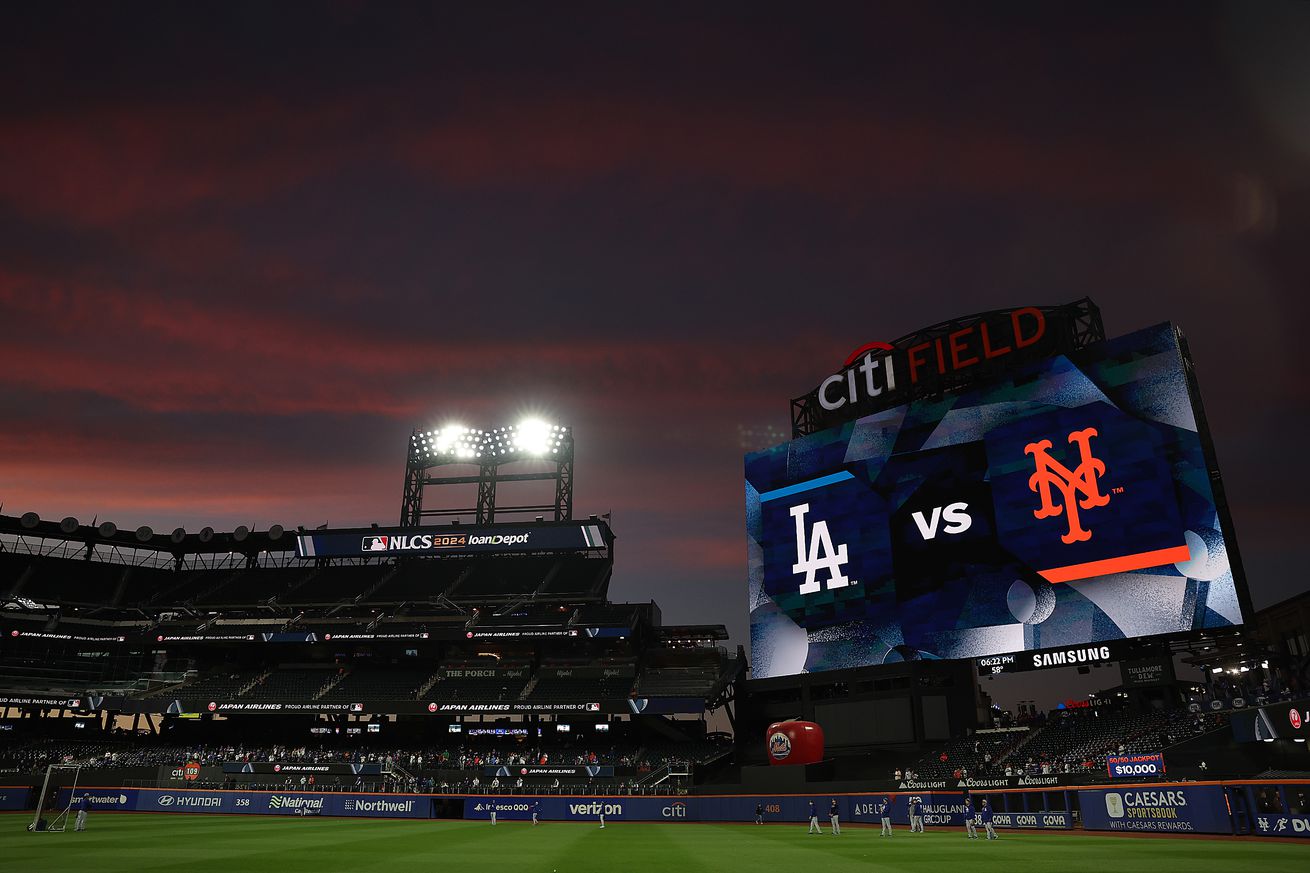 Championship Series - Los Angeles Dodgers v New York Mets - Game 4