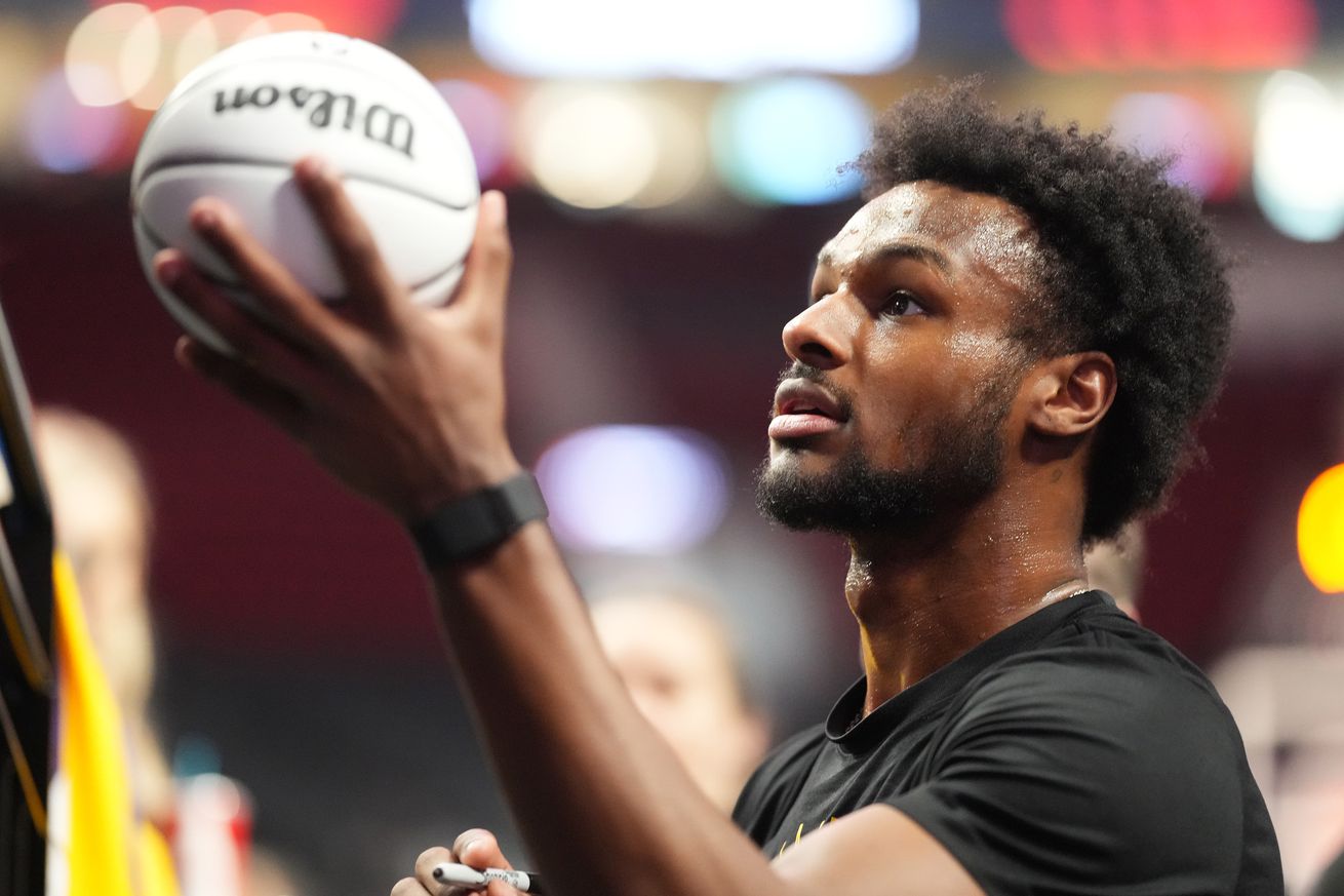 Los Angeles Lakers v Portland Trail Blazers