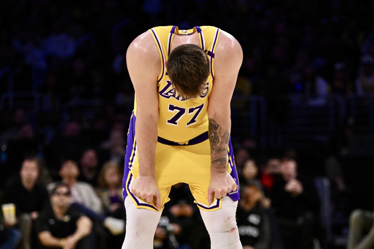Minnesota Timberwolves defeated the Los Angeles Lakers 101-96 to win game 5 of a first round NBA playoff basketball game.