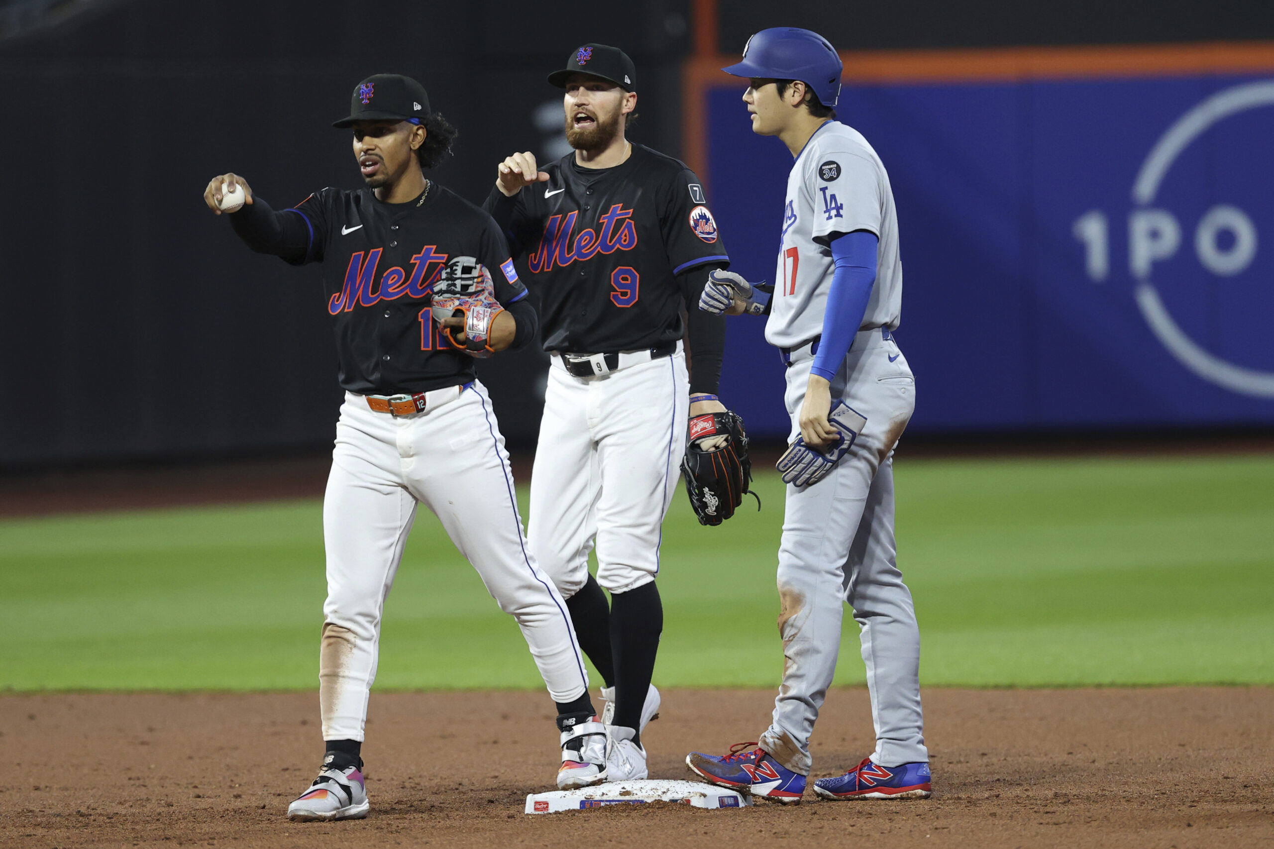 New York Mets shortstop Francisco Lindor, left, and outfielder Brandon...