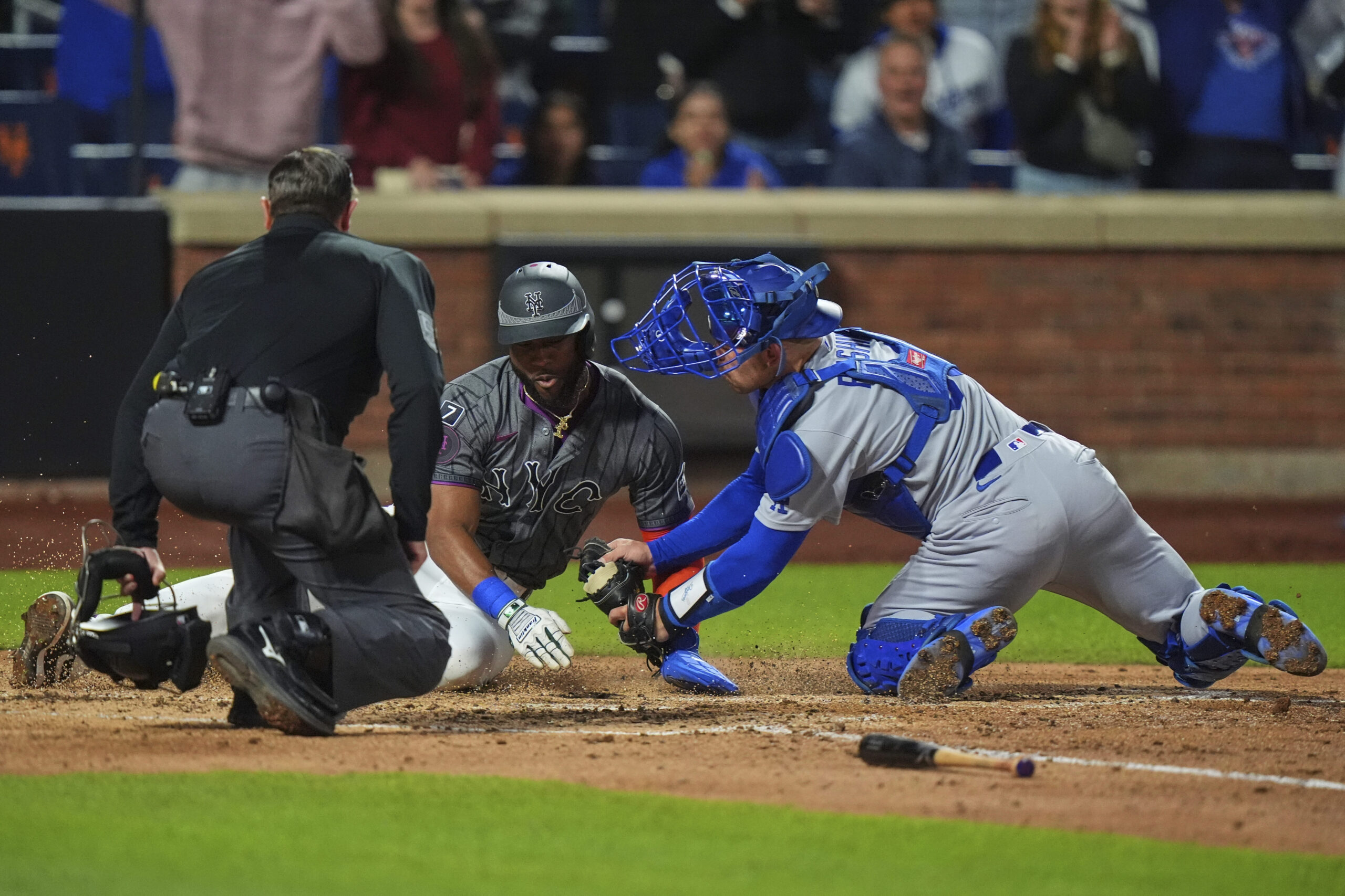 Dodgers catcher Dalton Rushing (68) tags out New York Mets’...