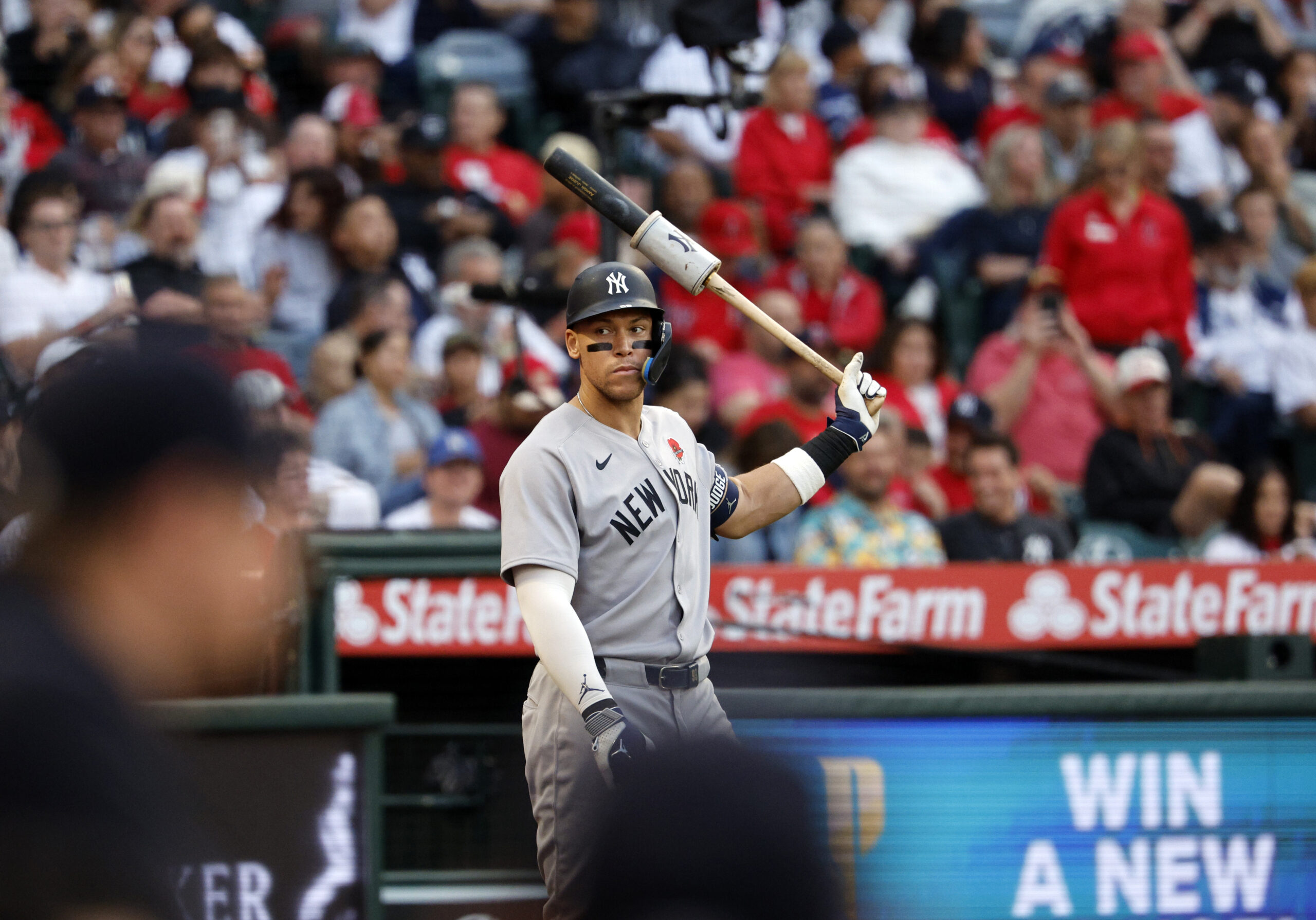 New York Yankees star Aaron Judge warms before his at-bat...