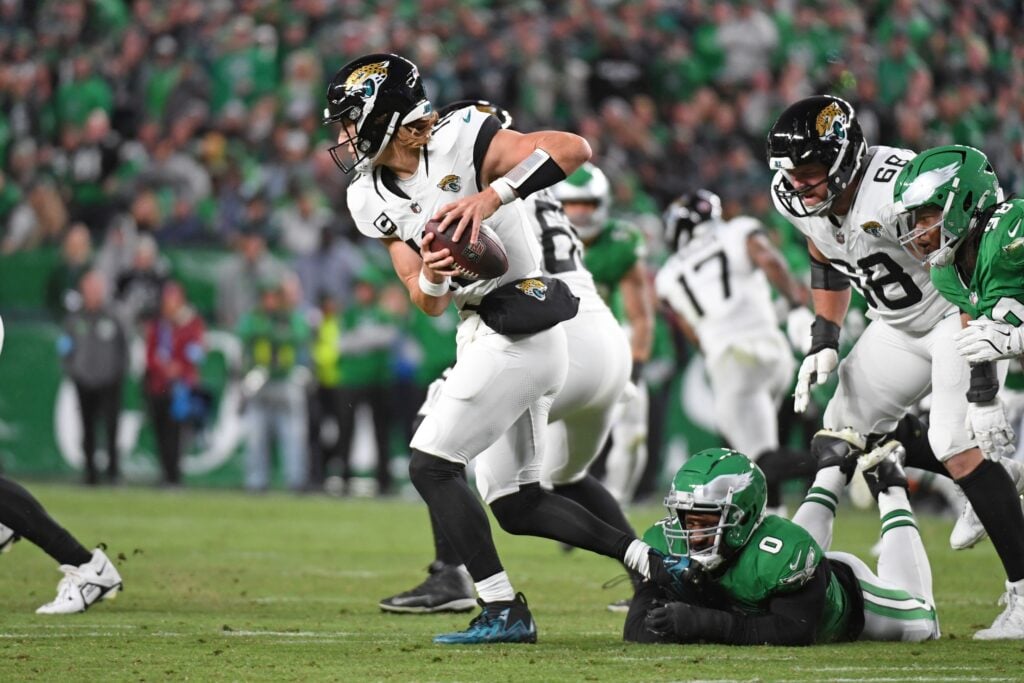 Eagles Cut Bryce Huff