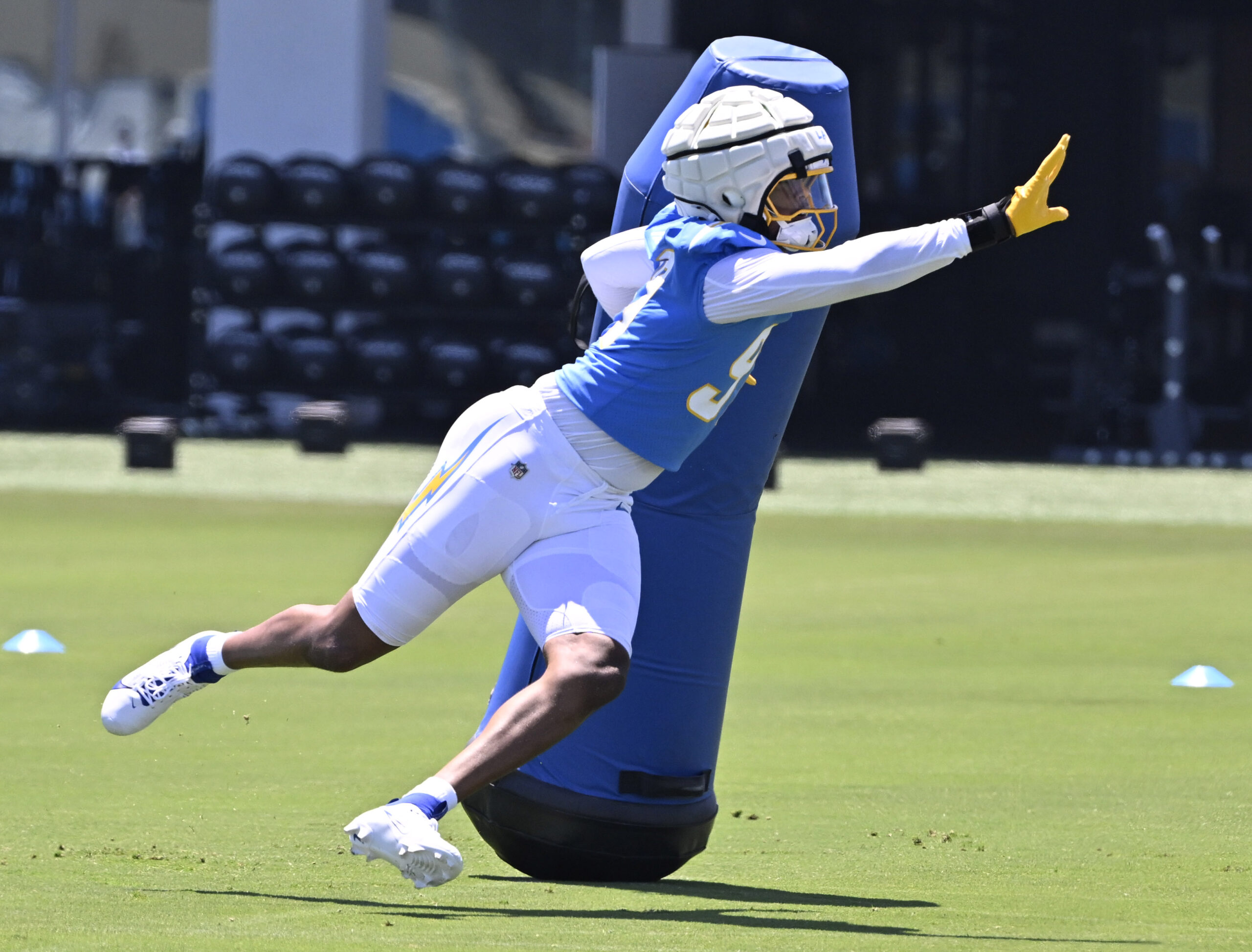 Chargers linebacker Garmon Randolph goes through drills during a rookie...