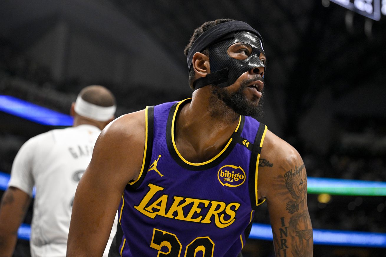NBA: Los Angeles Lakers at Dallas Mavericks