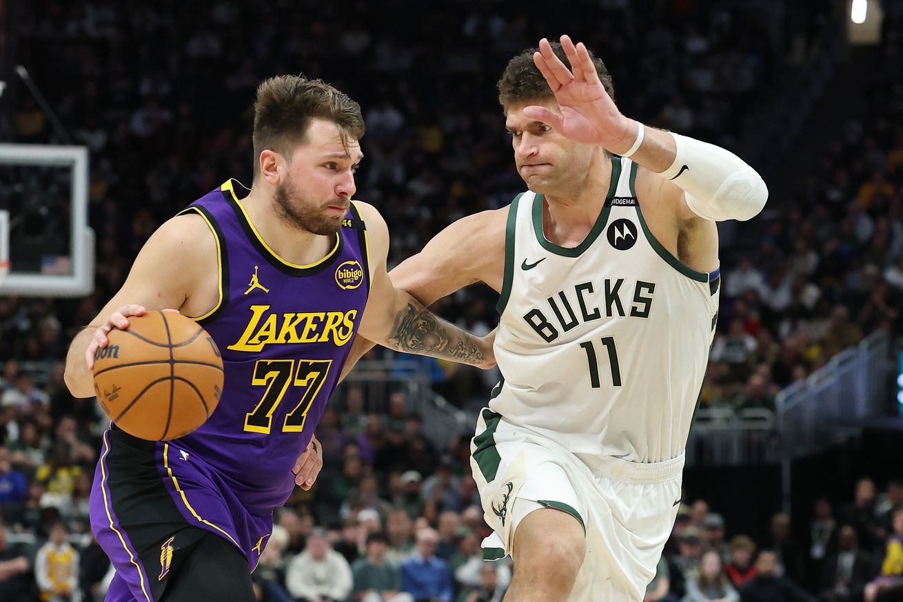 Los Angeles Lakers v Milwaukee Bucks