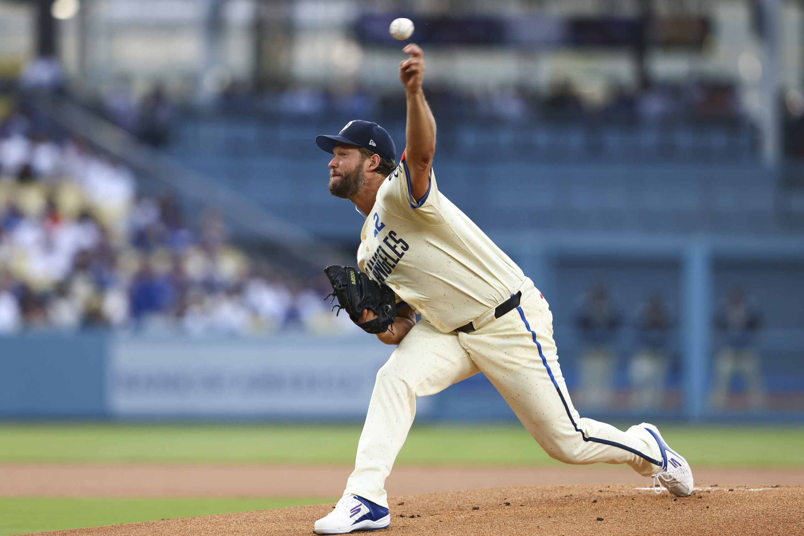 Dodgers pitcher Clayton Kershaw throws to a San Francisco Giants...