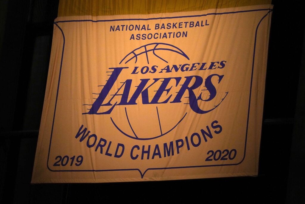 Lakers Sale saves Lakers from financial troubles on the horizon