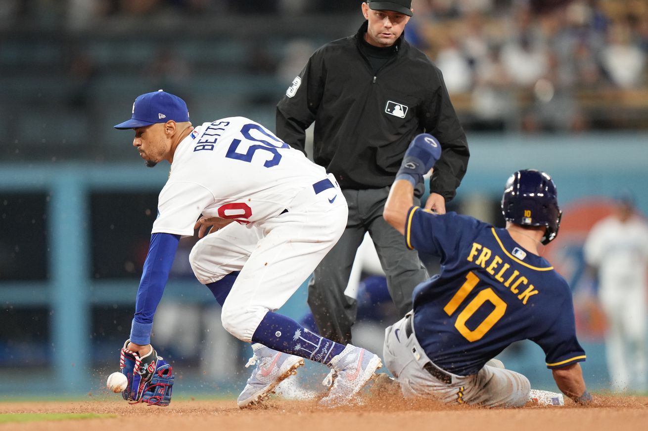 MLB: AUG 17 Brewers at Dodgers