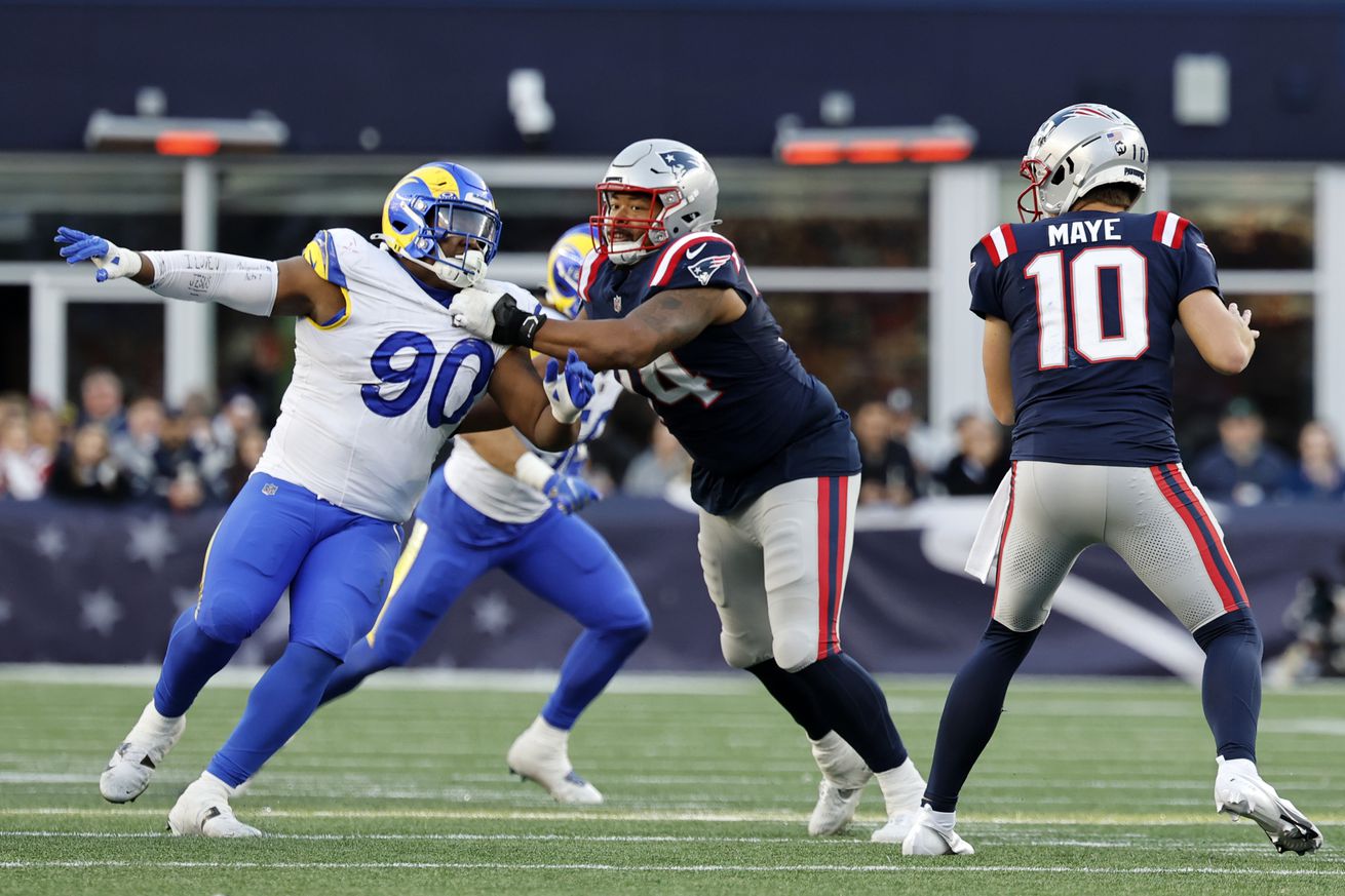 NFL: NOV 17 Rams at Patriots