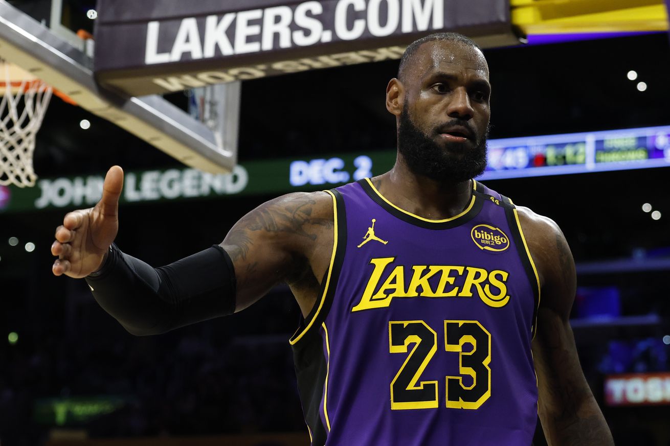 Oklahoma City Thunder v Los Angeles Lakers - Emirates NBA Cup