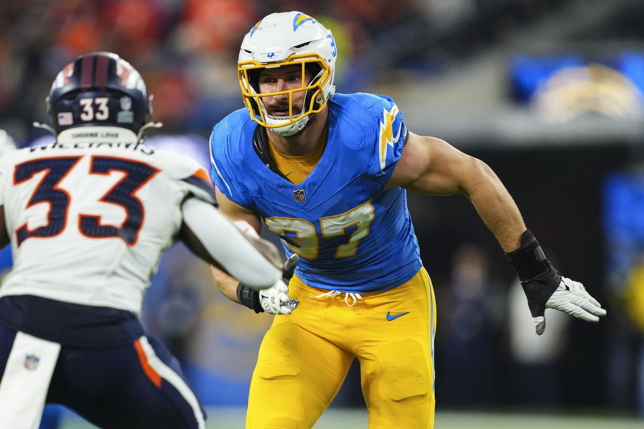 Denver Broncos v Los Angeles Chargers