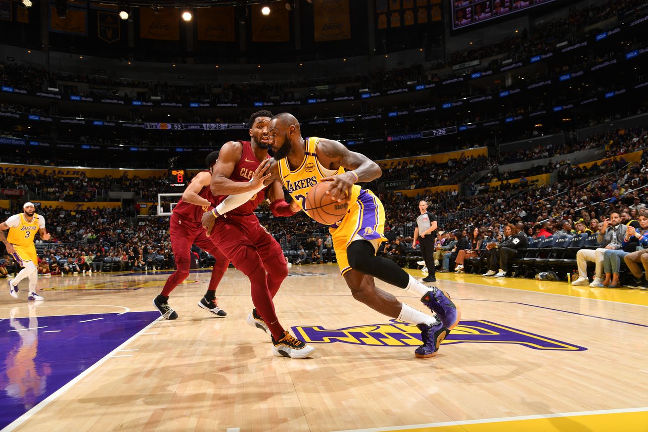 Cleveland Cavaliers v Los Angeles Lakers