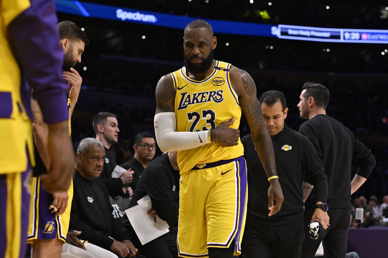Minnesota Timberwolves defeated the Los Angeles Lakers 103-96 to win game 5 of a first round NBA playoff basketball game.