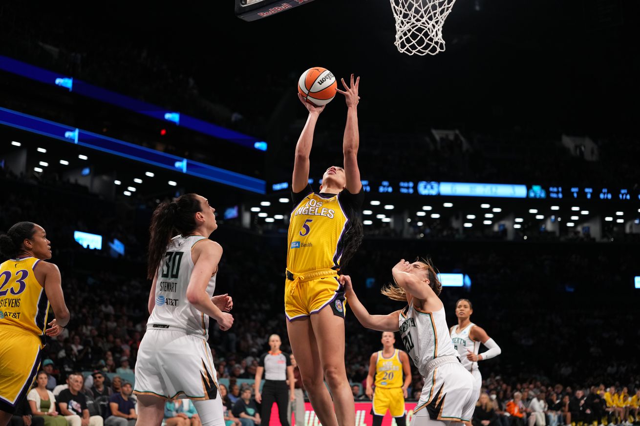 Los Angeles Sparks v New York Liberty