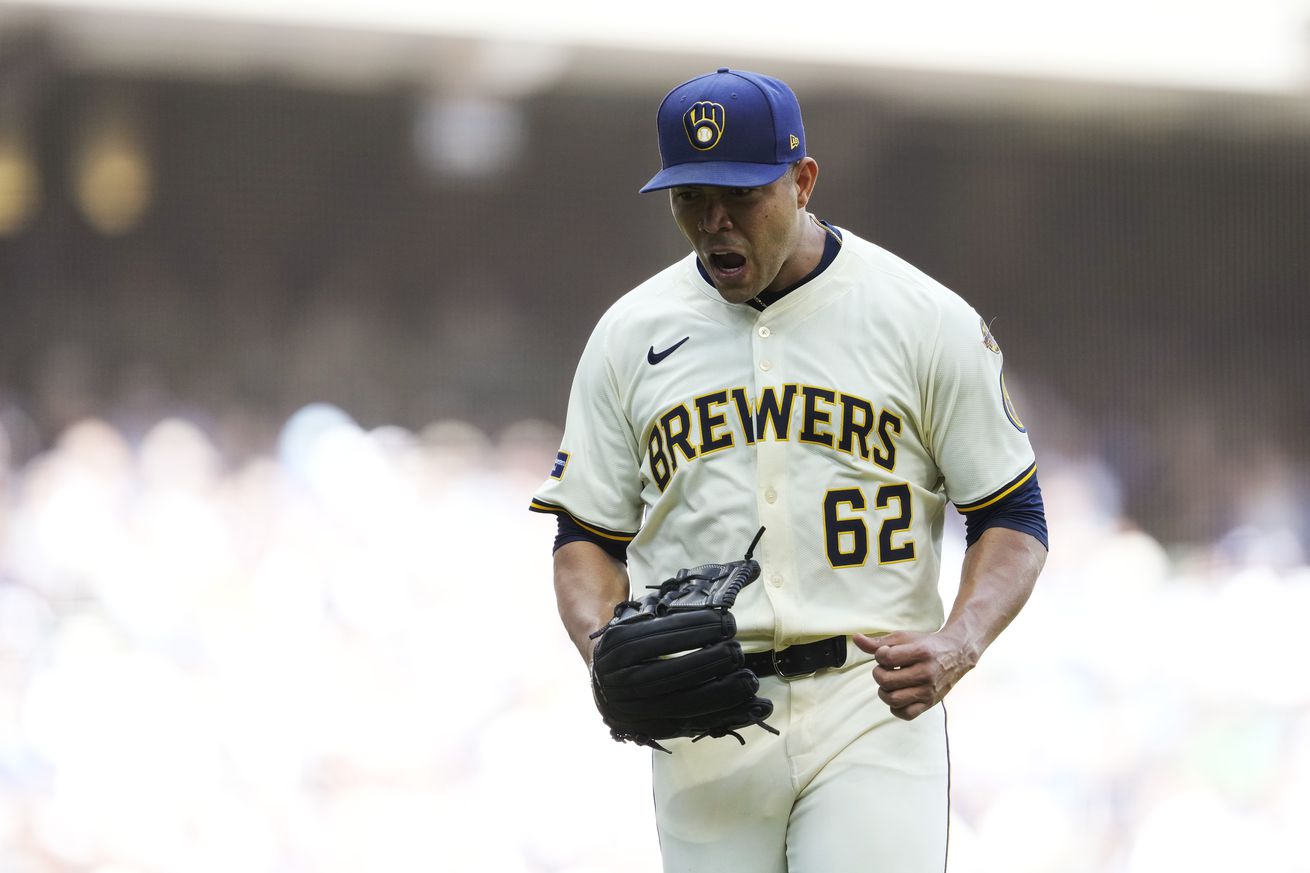 Los Angeles Dodgers v Milwaukee Brewers