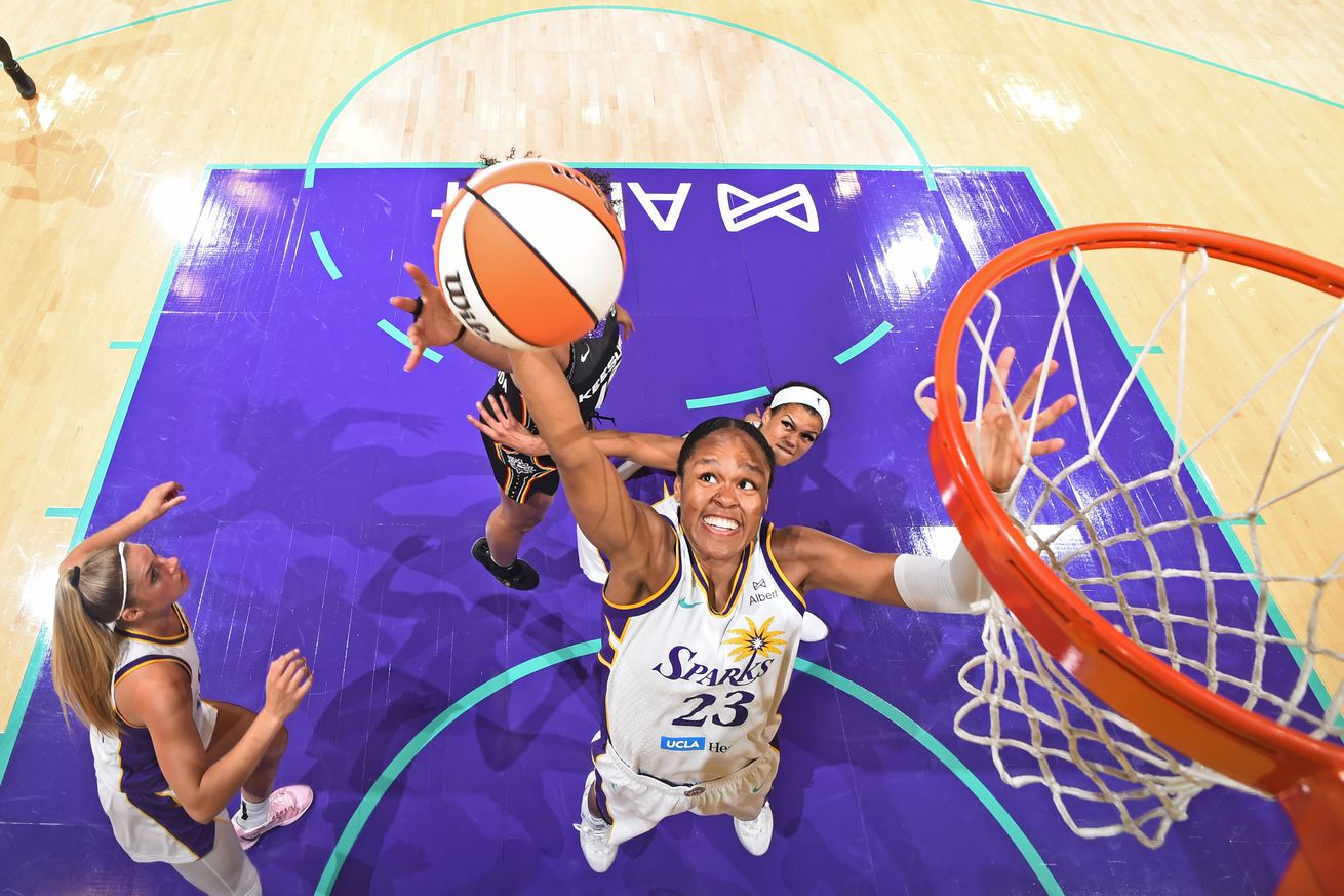 Connecticut Sun v Los Angeles Sparks