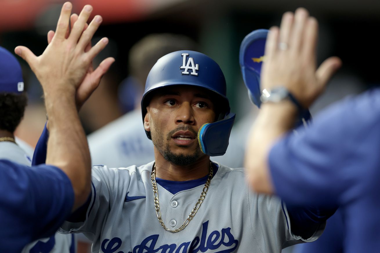 Los Angeles Dodgers v Cincinnati Reds