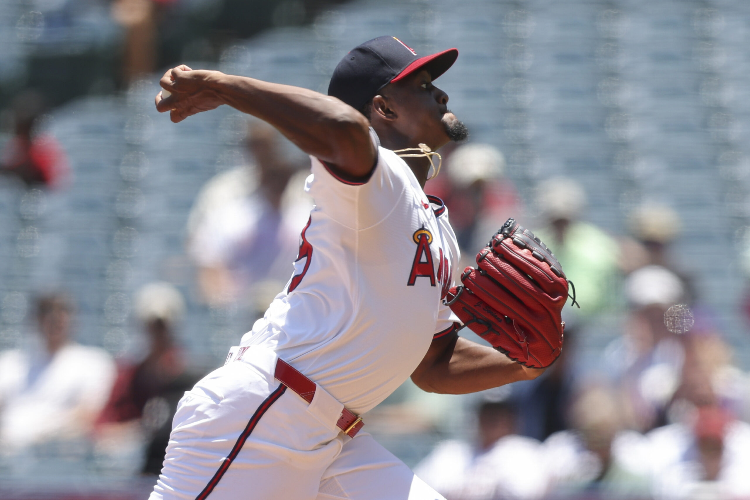 Los Angeles Angels pitcher José Soriano throws to an Arizona...