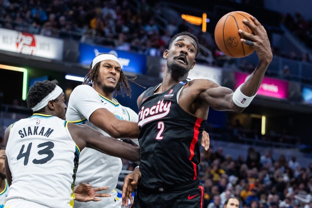 Deandre Ayton fits the profile to replace Myles Turner on the Pacers