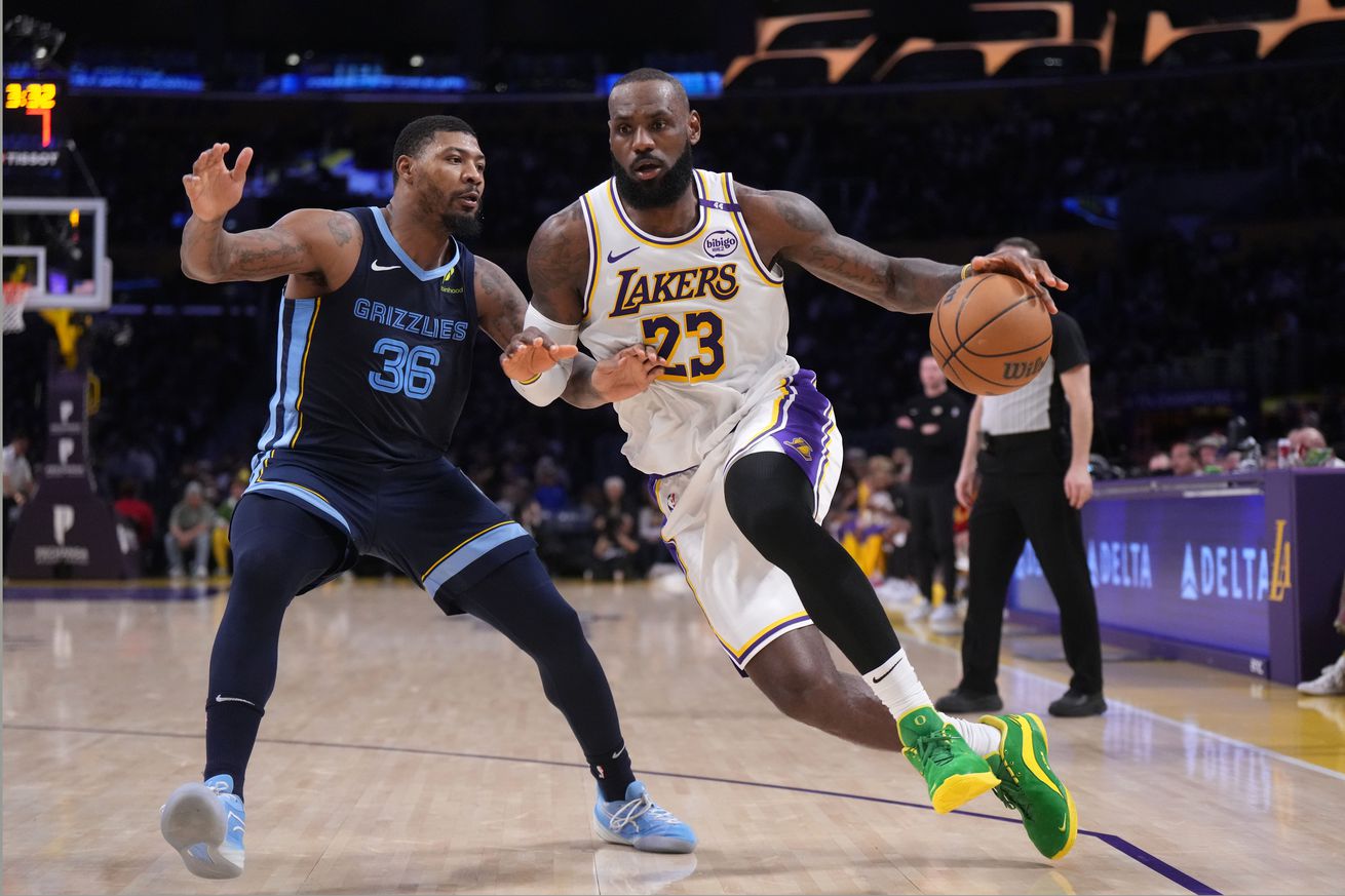 NBA: Memphis Grizzlies at Los Angeles Lakers